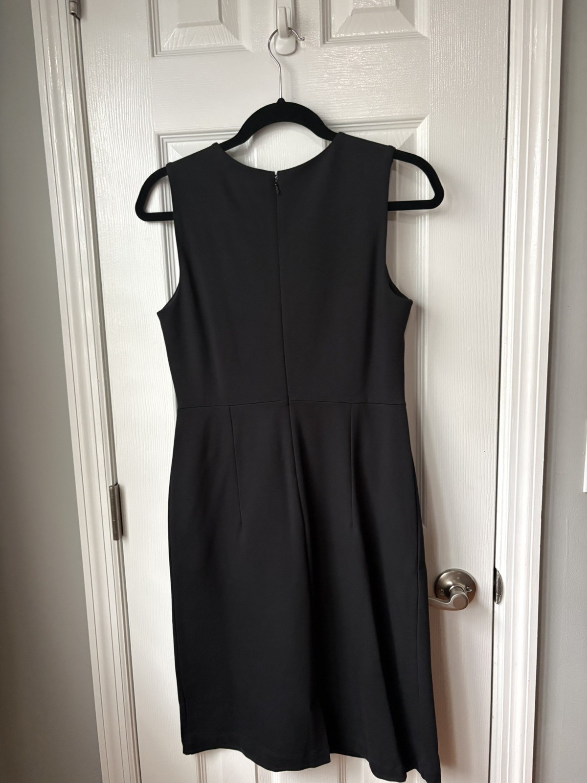NWT Lands End Women’s Sheath Dress Sleeveless Size 4 Black with pockets