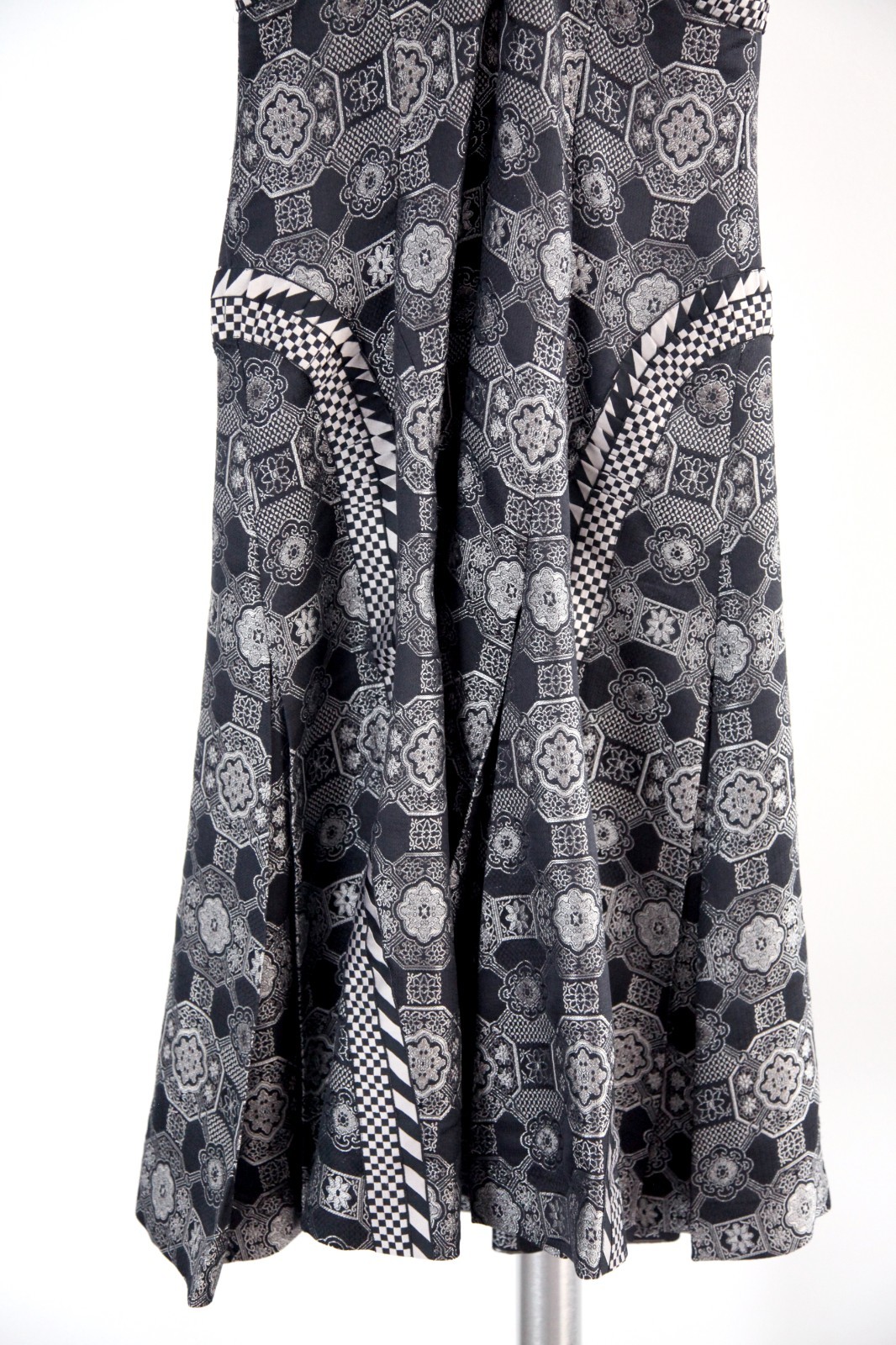 Alexander McQueen – “Scanners” Autumn/Winter 2003 Khakhama Brocade Silk Dress 40