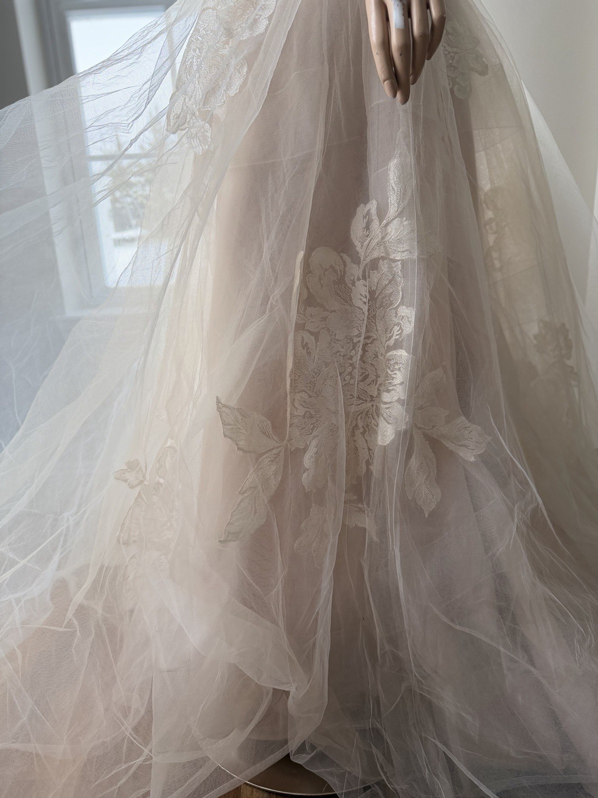 Willowby by Watters Tulle Wedding Dress Sz 22W Beige Lace Boho Bridal Fairy Gown