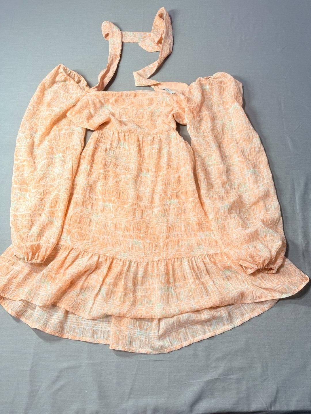 Lush Women’s Peach Floral Long Sleeve Open-Back Tiered Mini Dress