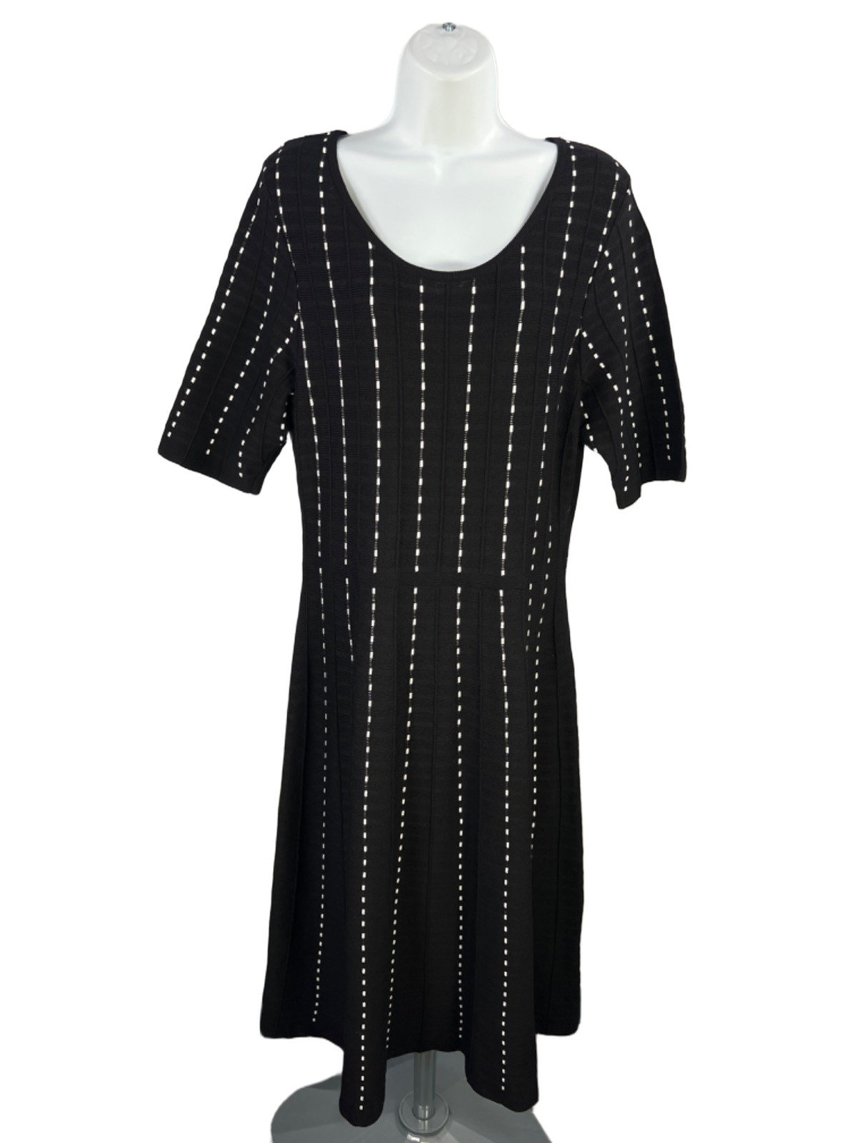 Dressbarn Women’s Black/White 1/2 Sleeve Midi Sweater Dress – L