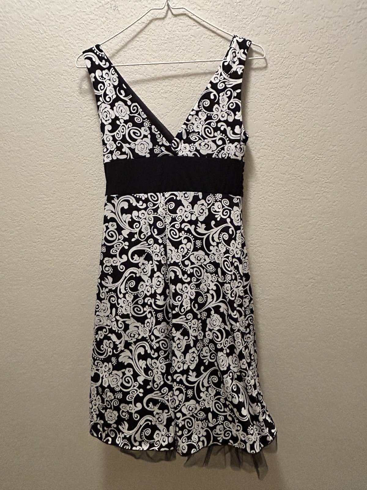 Chic Black and White Patterned DJ Summers Midi Dress Size 6 Casual Semi Formal