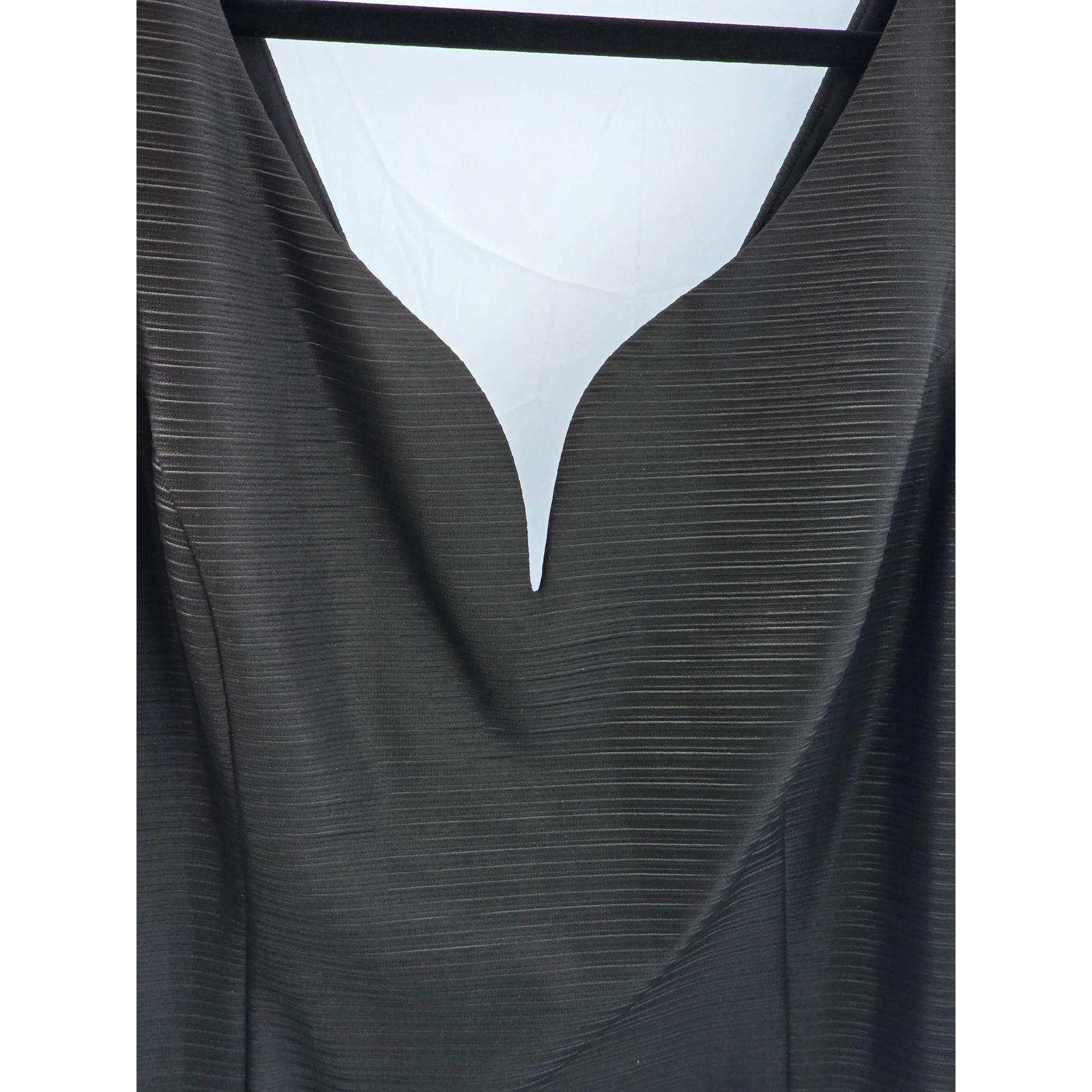 Guess Los Angeles Black Ribbed Notched V-Neck Sleeveless Sheath Dress Size 14