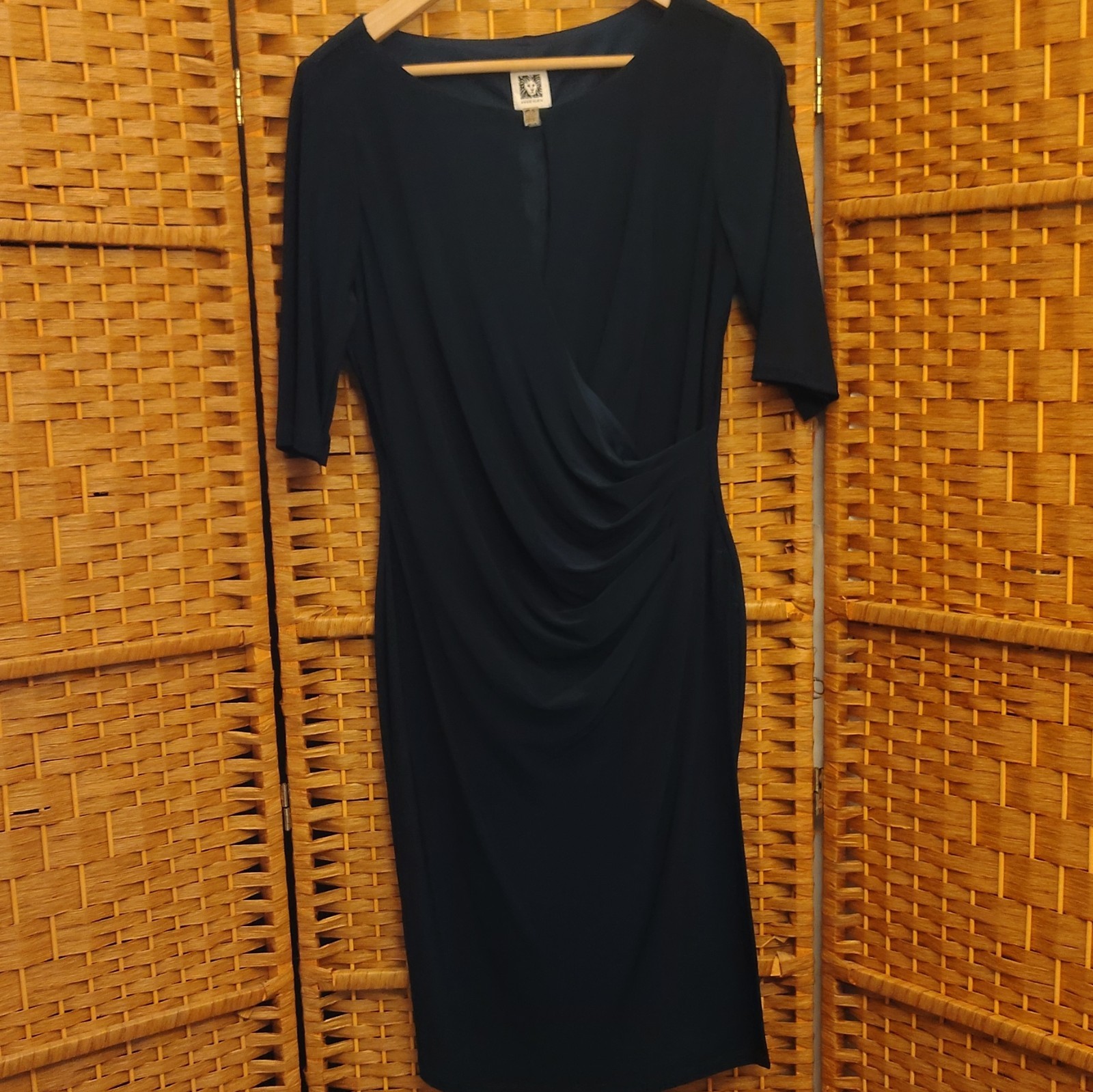 Anne Klein Women’s Black Solid V-Neck 3/4 Sleeve Ruched Stretch Knit Sheath 8