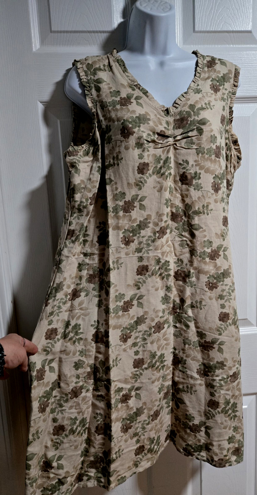 Kathy Ireland Beige/Green Sleeveless Floral Linen Blend Dress;Ruffle V-Neck;Sz L