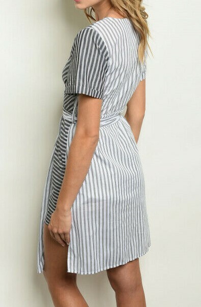 NWT VERY J M WHITE GRAY STRIPE V-NECK SURPLICE CUFFED HI-LOW BELTED BOHO DRESS