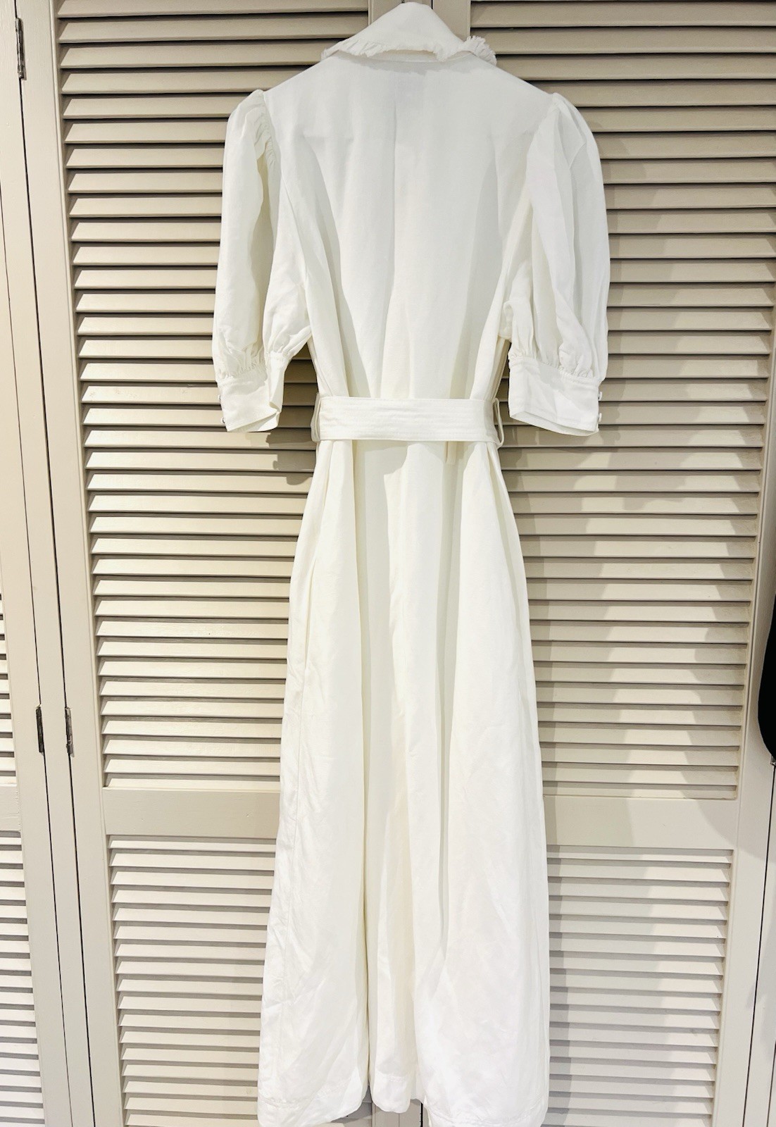 New! Versatile AJE “Madeleine” 🤍🩶🤍 Midi Dress – size 10