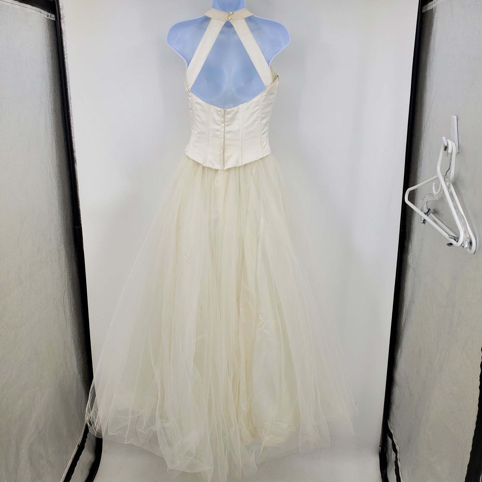 Vintage Cache Ivory Embroidered Halter Tulle Ball Gown Formal Dress 6 Wedding