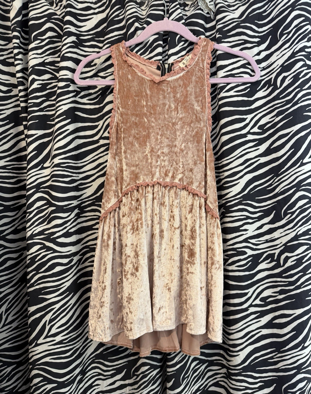 POL Pink Solid Velvet Hi-Low Sleeveless Crew Neck Top w/ Zip, Size L