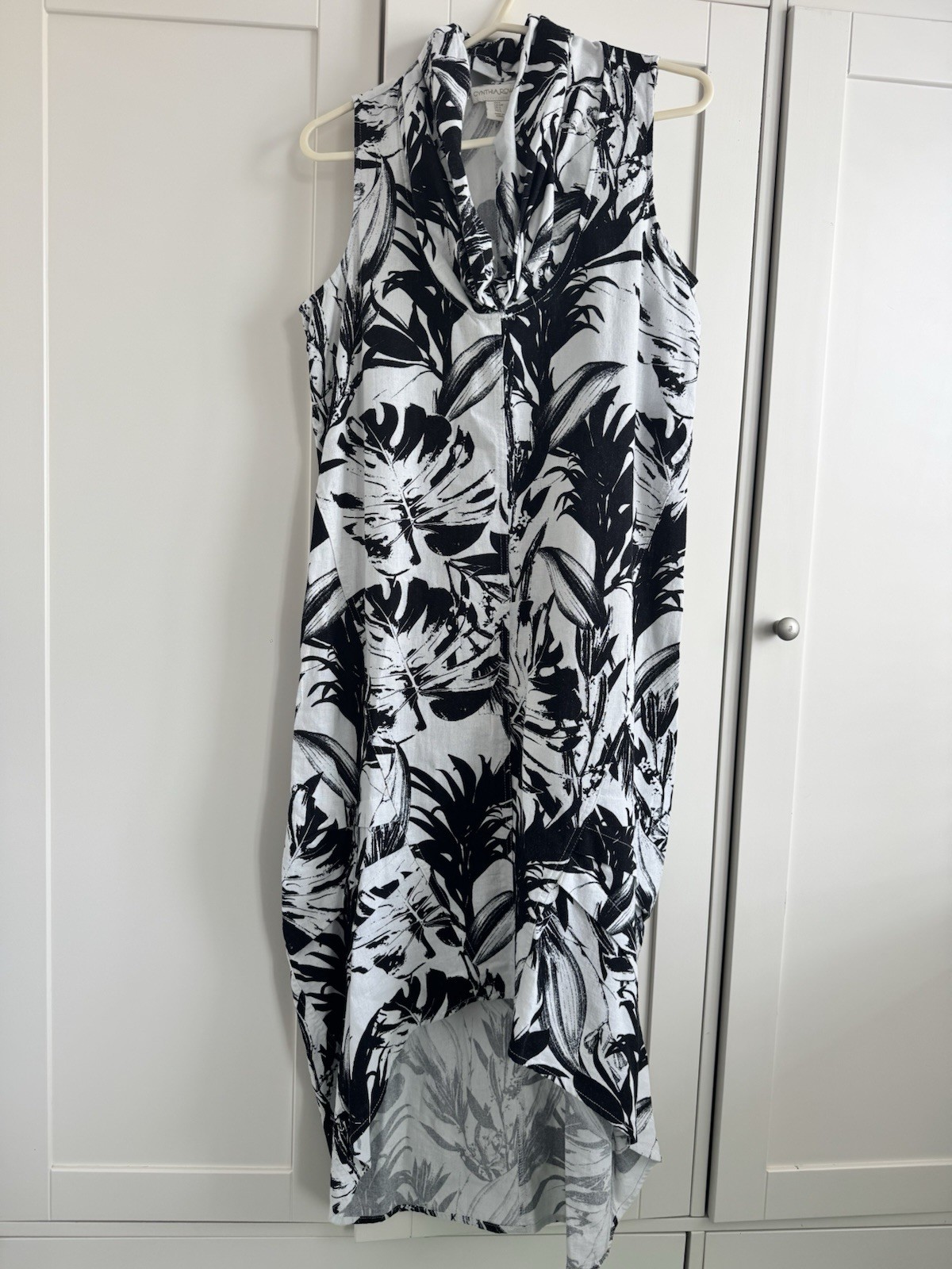 Cynthia Rowley Linen Blend Dress Size S Black White Tropical Print Cowl Neck