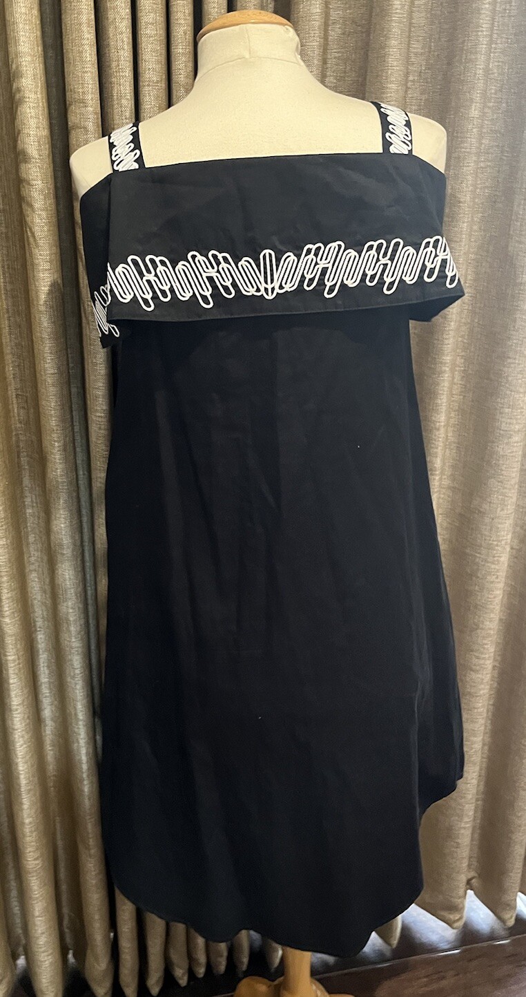 Opening Ceremony Embroidered Off The Shoulder Dress in Black – Size 2