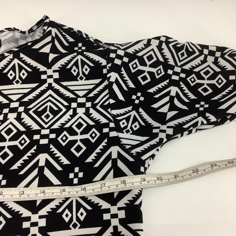 Hearts & Bows Black and White Patterned Dress Ladies Casual 32in 19in Pit to Pit