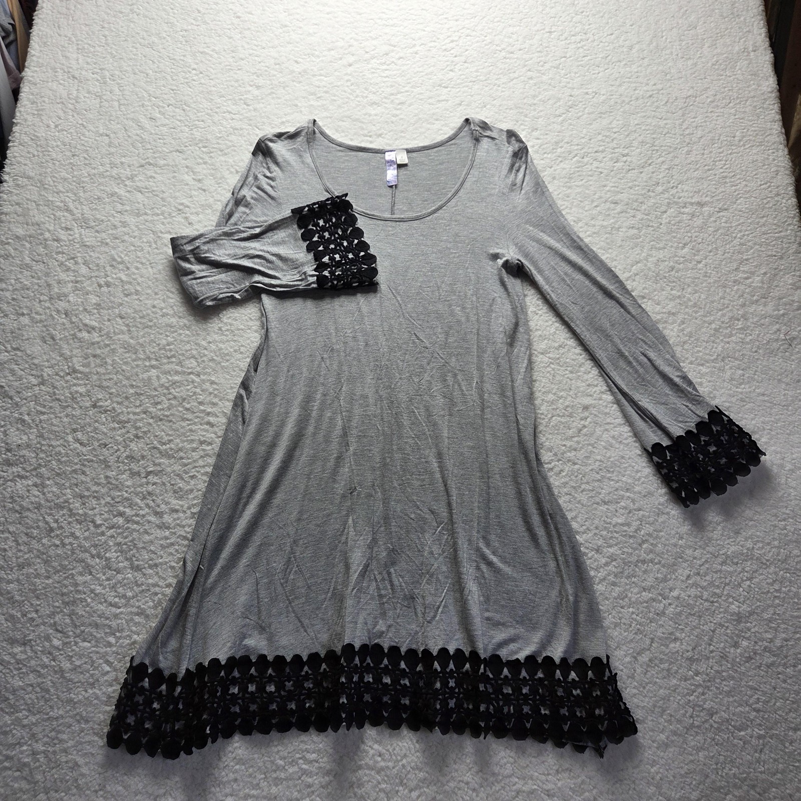 Alya Dress Womens Small Gray Solid Long Sleeve Scoop Neck Crochet Hem Swing