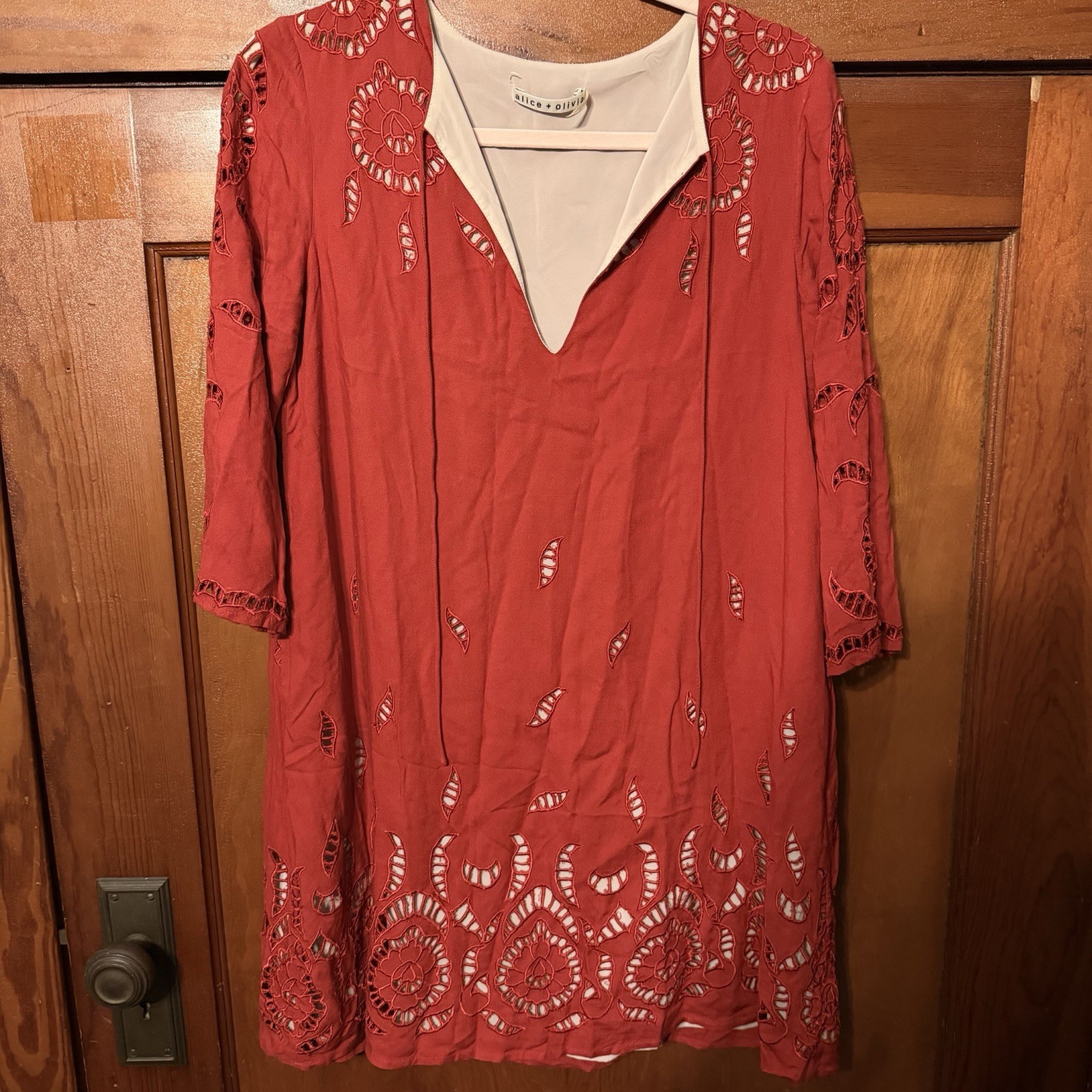 Alice & Olivia Morgana Red Eyelet Shift Shirt Dress Small Viscose