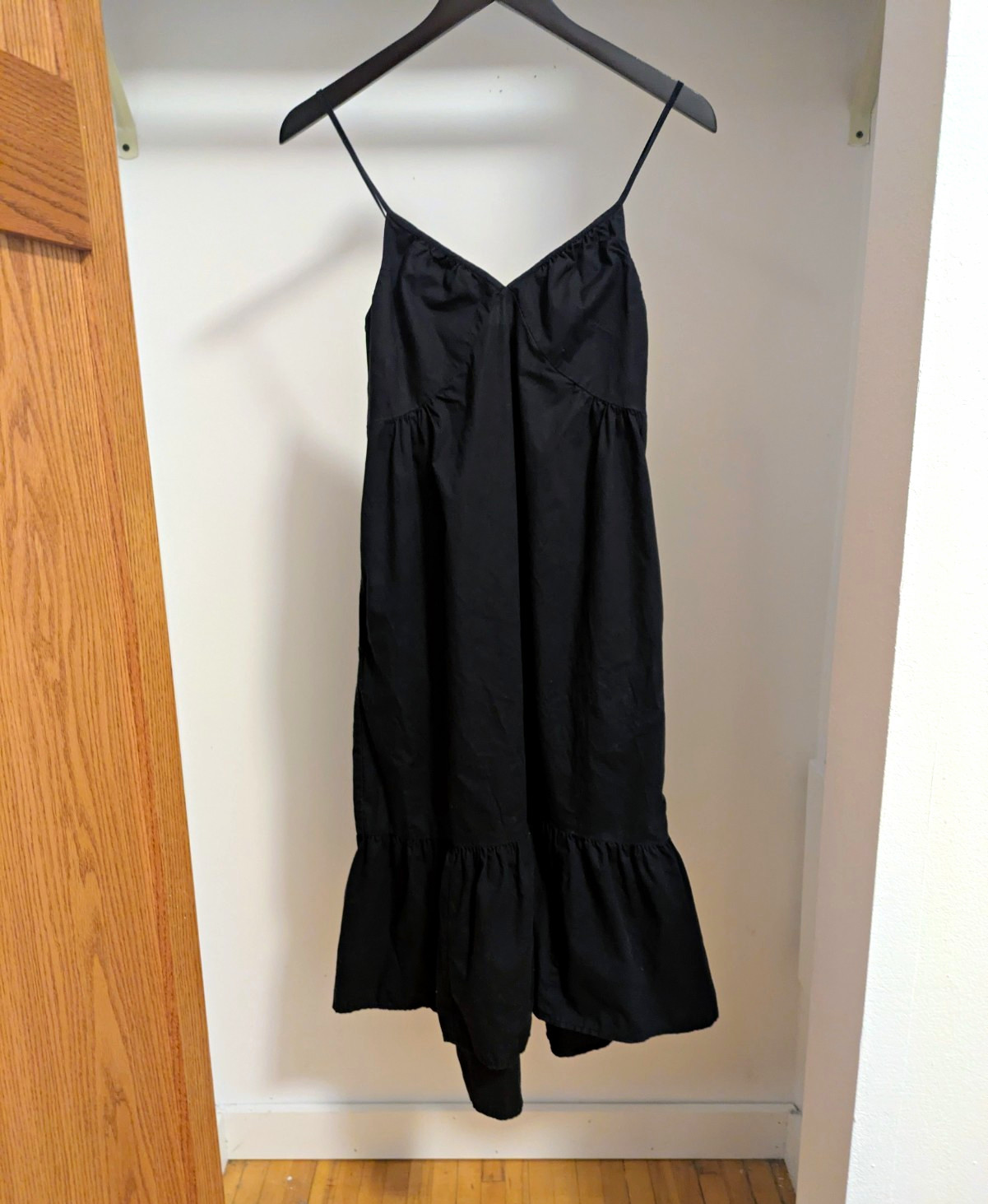 GAP Black V-Neck Cami Midi Dress Spaghetti Straps Smocked Back Women’s XS