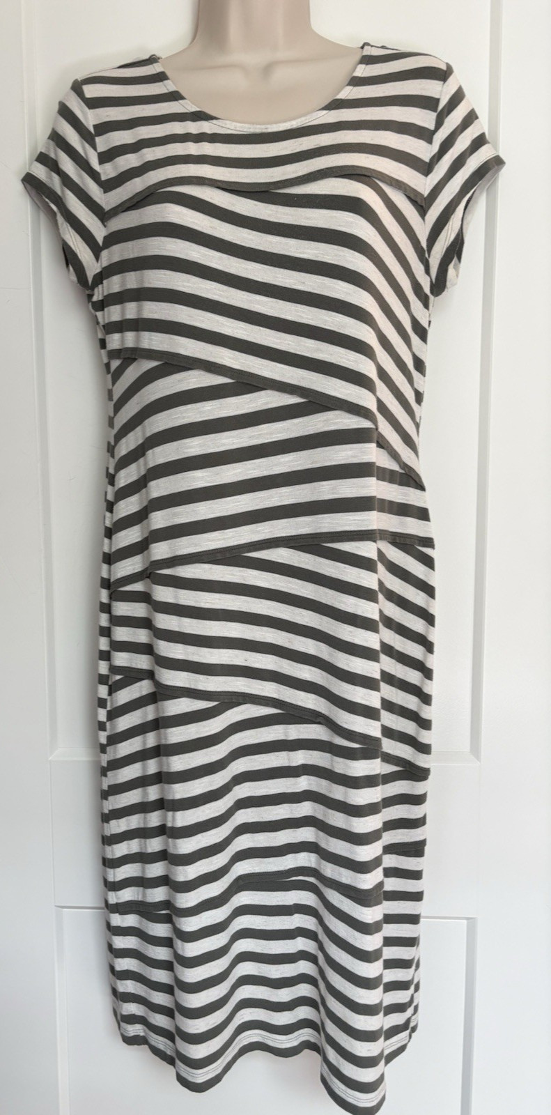 Chico’s 0 Small Dress Grey White Stripe Diagonal Tiers TShirt Style Cap Sleeves