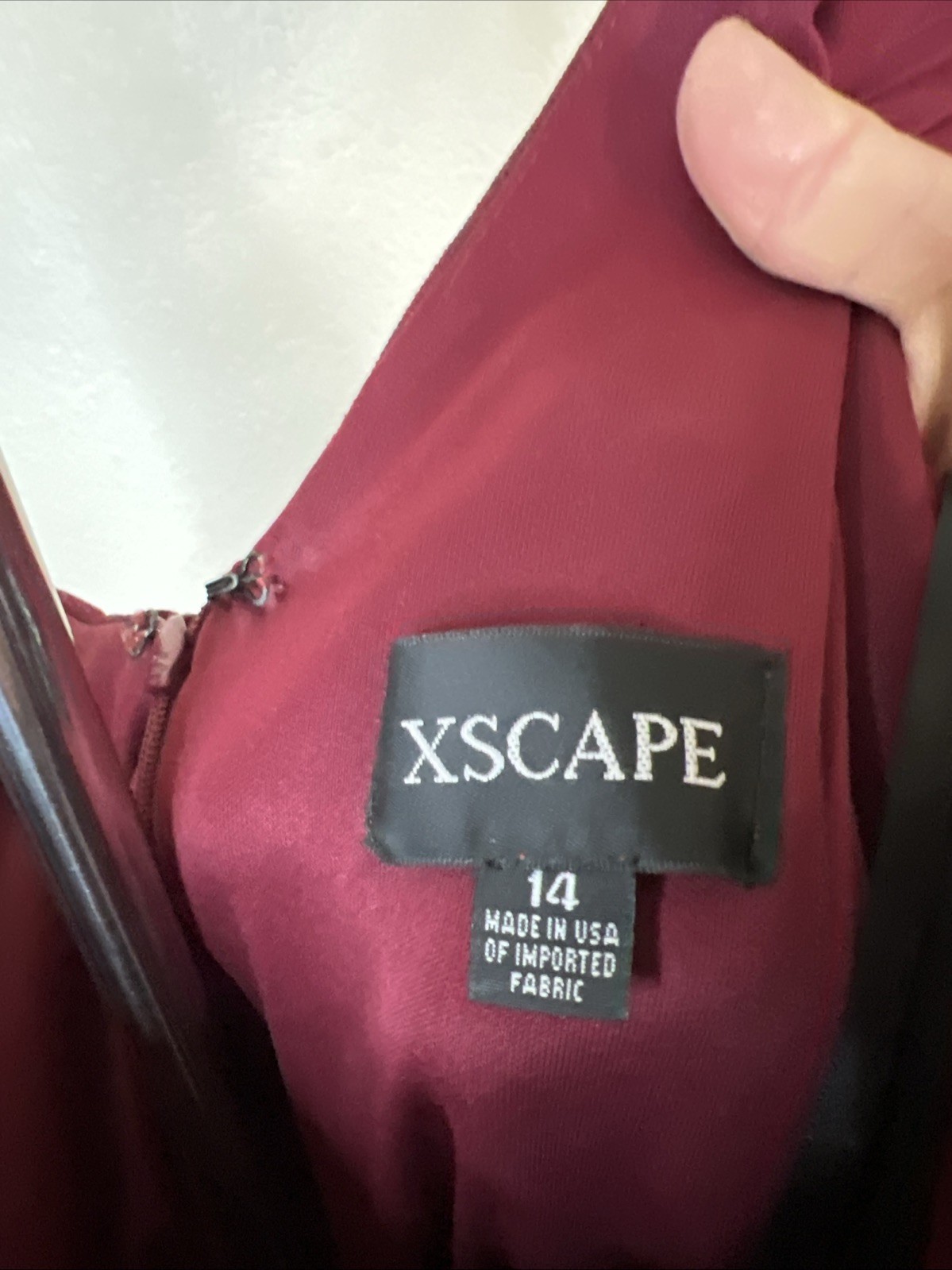 XSCAPE Elegant Burgundy Evening Gown Perfect for Any Formal Occasion Size 14