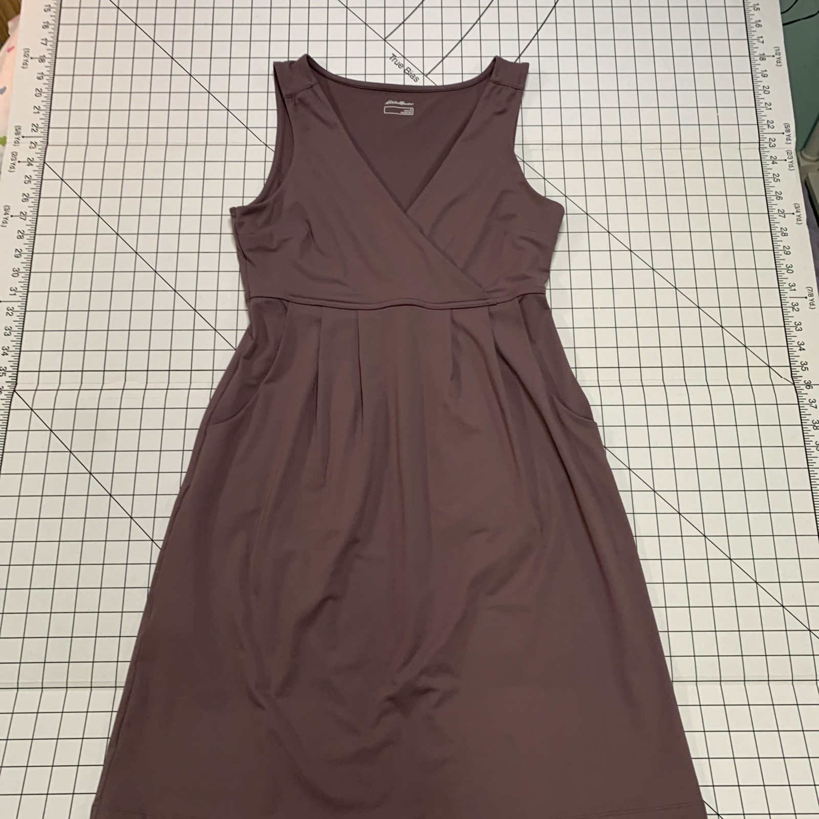 Eddie Bauer Womens sleeveless purple midi dress with pockets, size Small Sporty