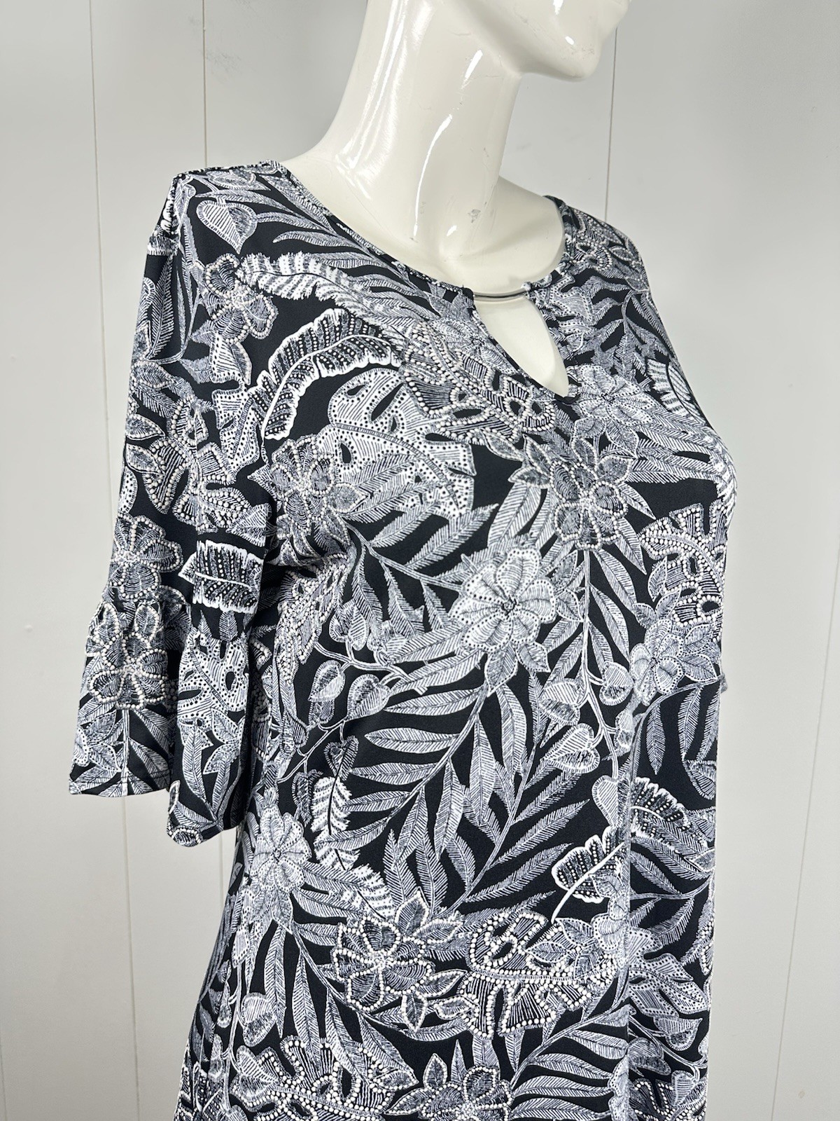 NWT Ruby Rd Womens Size M Black Textured Floral Dress 3/4 Ruffle Sleeve