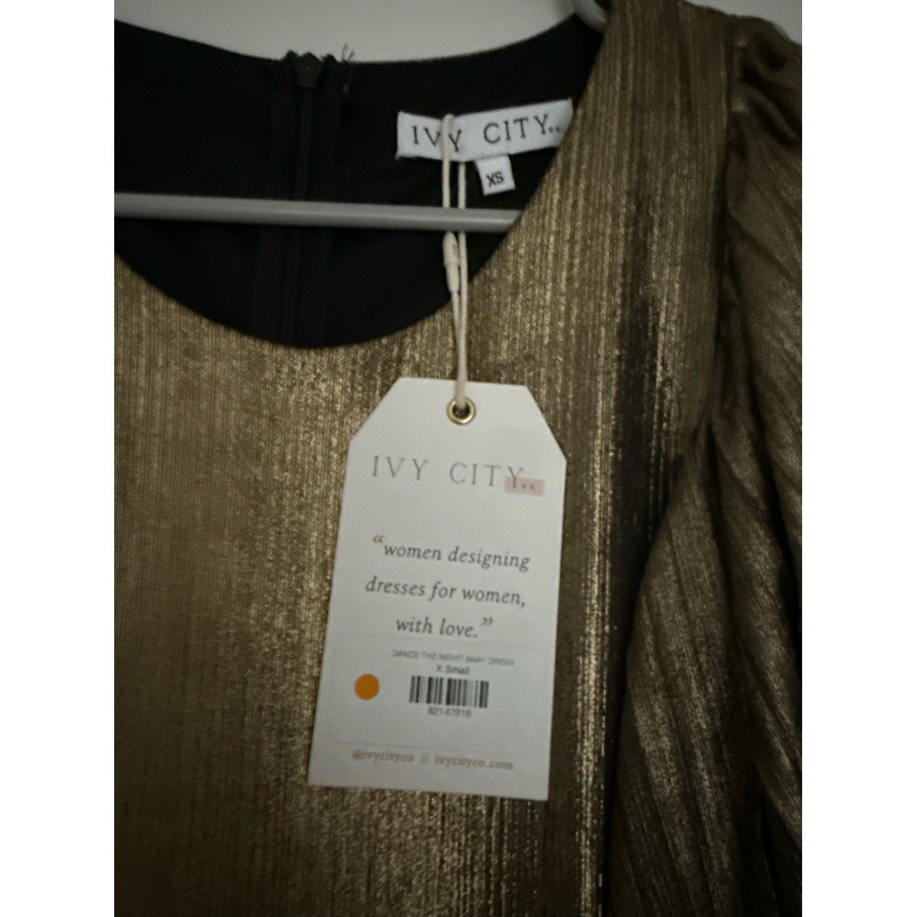 Ivy City Co Dance The Night Away Midi Dress Gold Metallic Pleated Women XS NWT
