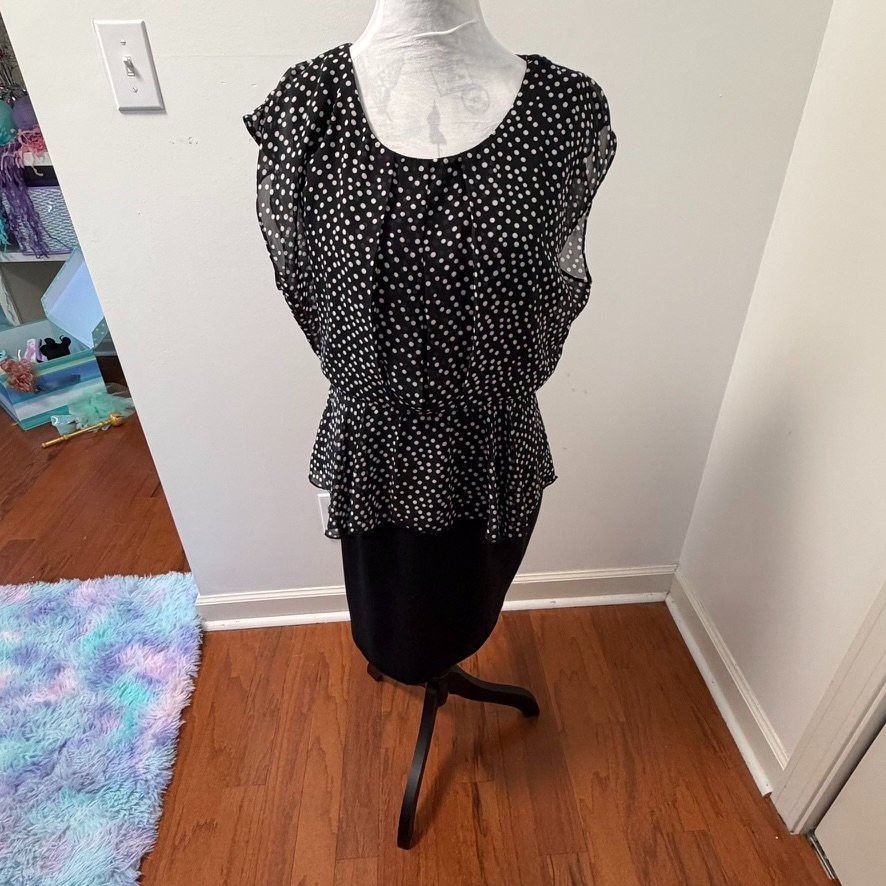 Siren Lily RN#129619 STYLE:G6585 TOP: 100% POLYESTER LINING: 100% POLYESTER