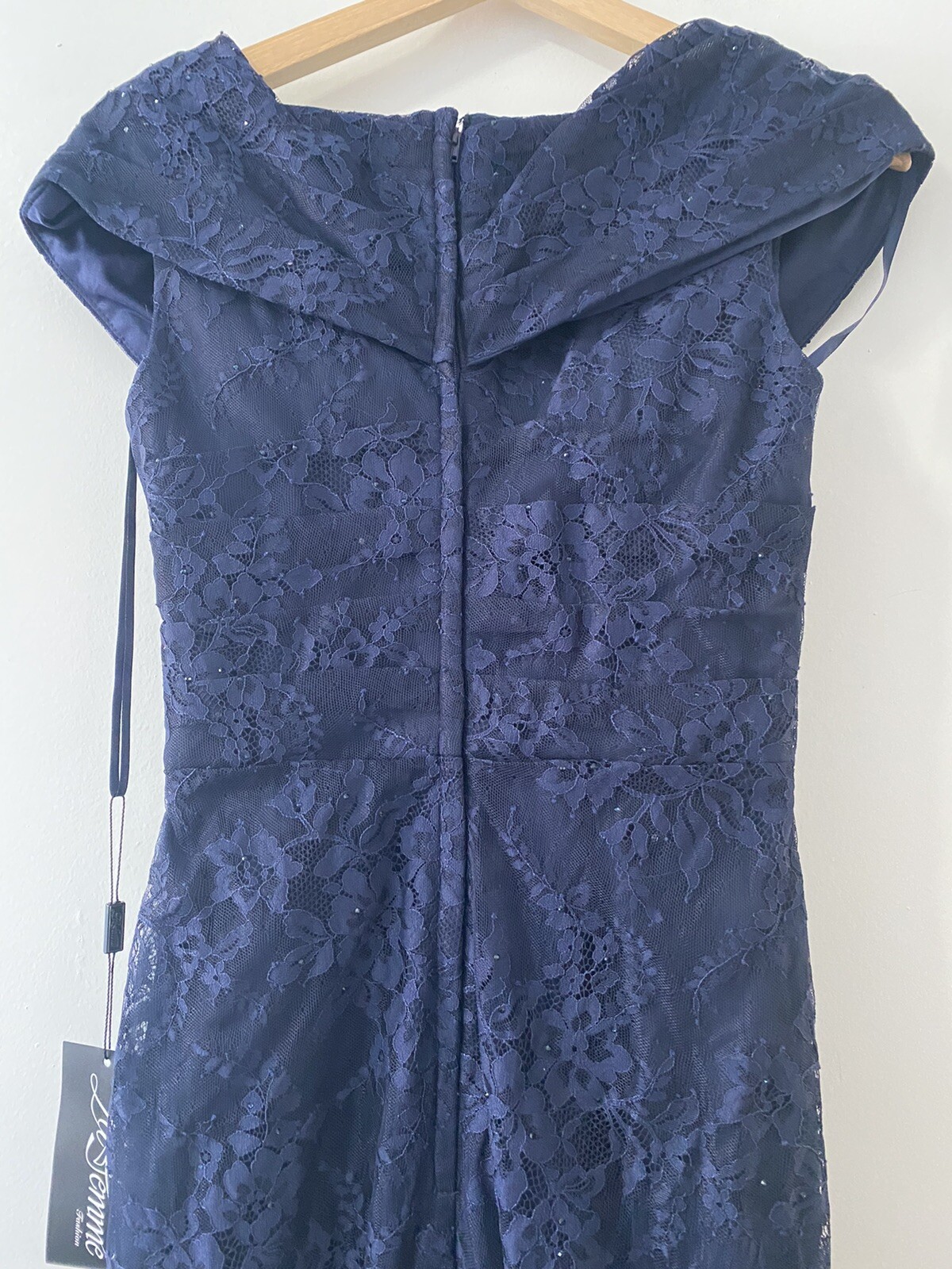 NWT La Femme – 27982 V Neck Off Shoulder Knit Lace Sheath Long Dress size 4