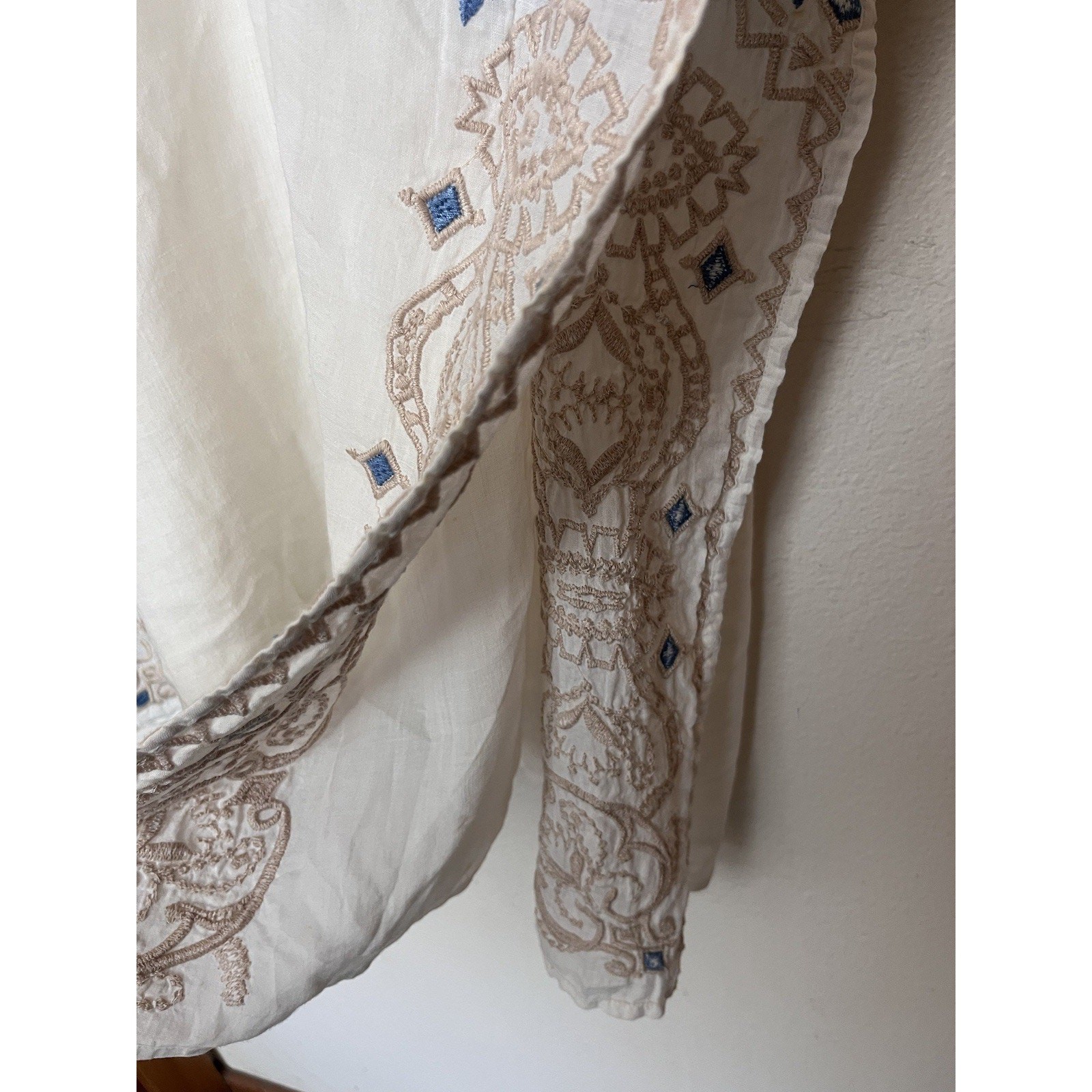 Johnny Was 3J Workshop White Blue Beige Embroidered Kaftan Dress Size Medium