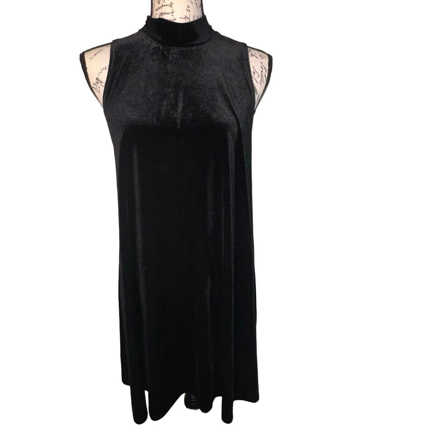One clothing LA size large sleeveless velvet hi neck keyhole back shift dress
