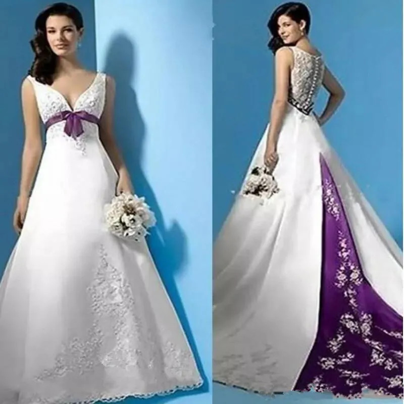White and Purple Retro V-neck Wedding Dress Lace Bead Embroidered Bridal Gowns