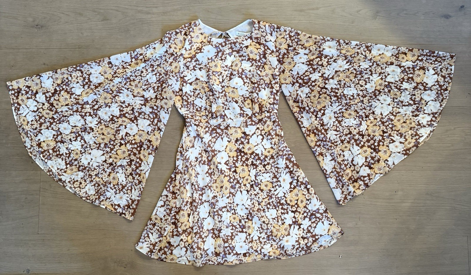 Shona Joy Circle Sleeve Backless Mini Dress Floral Size 4 NEW! $260.00