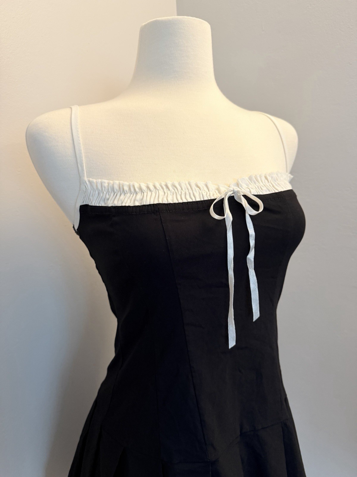 Bengaline Sweetheart Strappy Skater Mini Dress Black/White Women’s 10