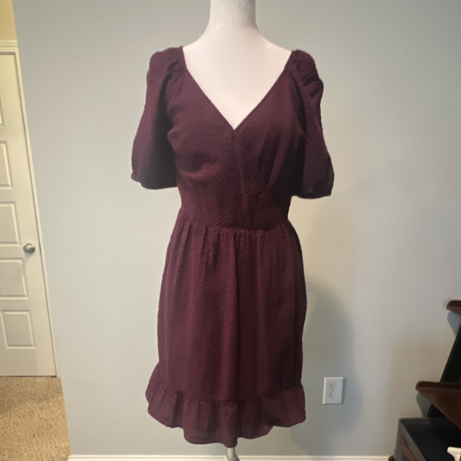 LOFT Burgundy V-Neck Puff Sleeve Smocked Waist Ruffle Knee Dress Size 4