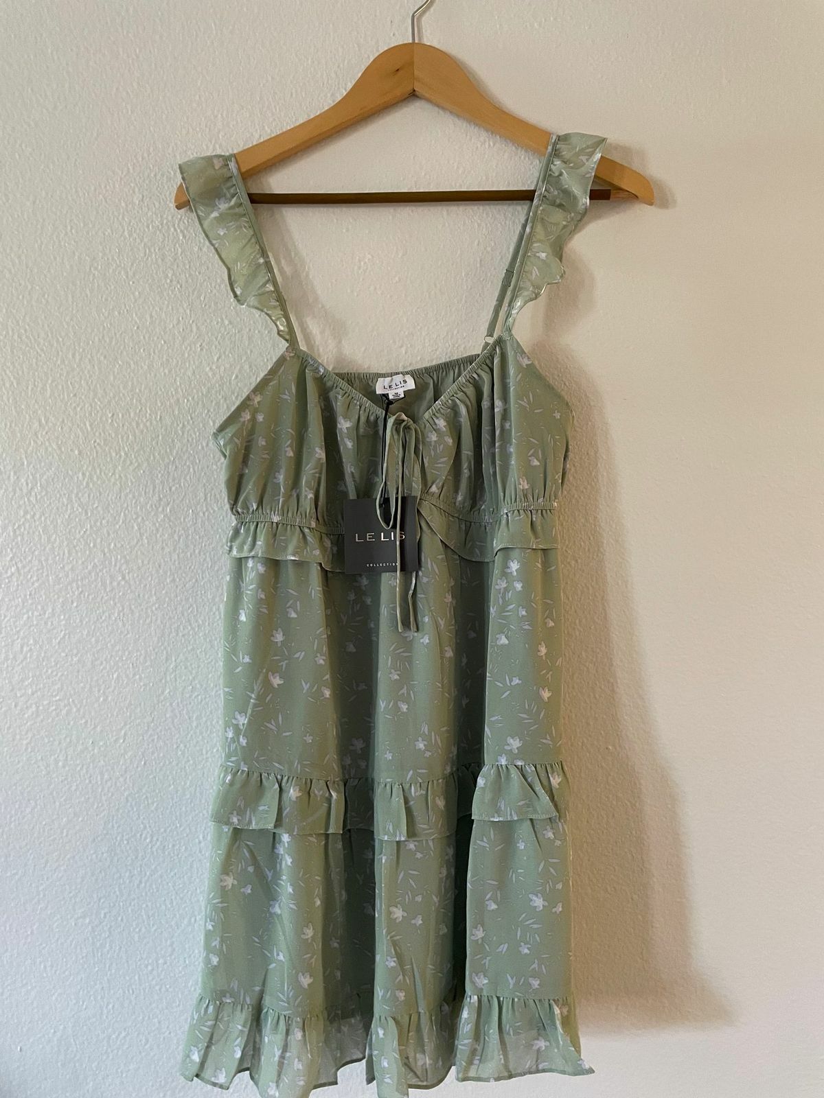 Le Lis Collection Size M Floral Tiered Ruffle Mini Dress Flutter Strap Boho NWT