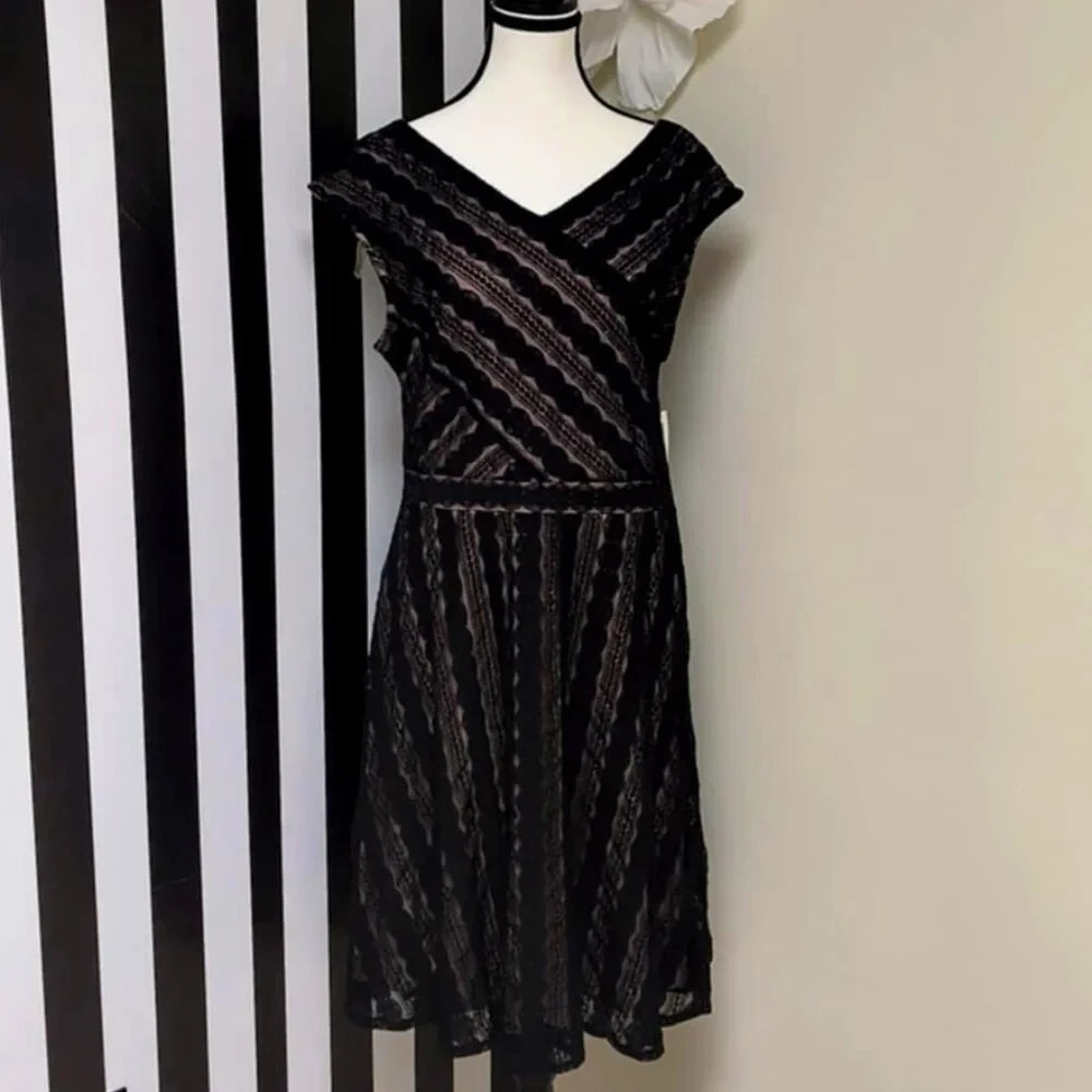 Established 1962 Black and Tan Fitted Dress Size 12