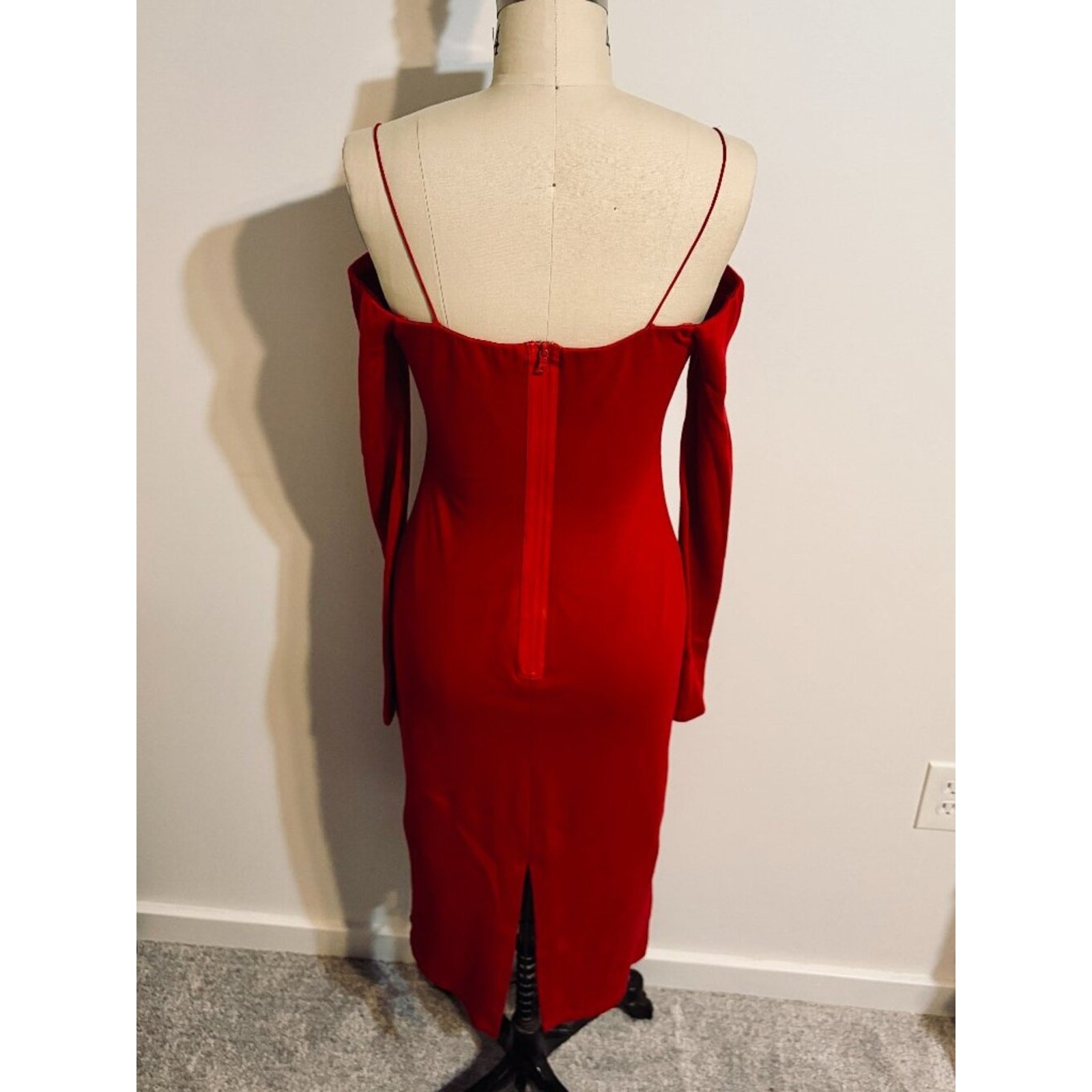 Alice +Olivia DorindaFitted Red Long-Sleeved Off the Shoulder Midi Dress, Size 4