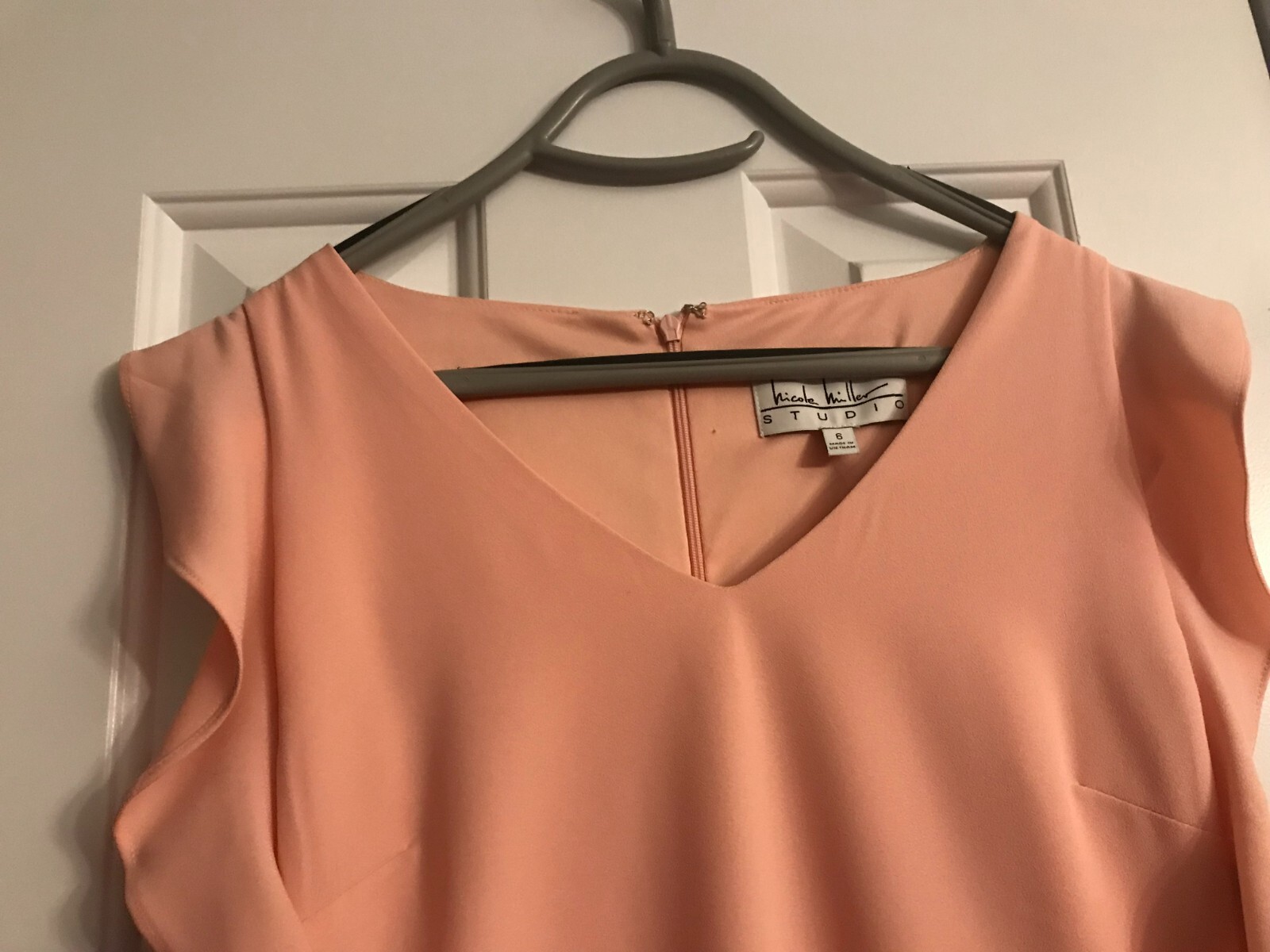 NWT Nicole Miller Womens V-Neck Front Ruffle Sides Peach Dress, 6! MSRP$78.00