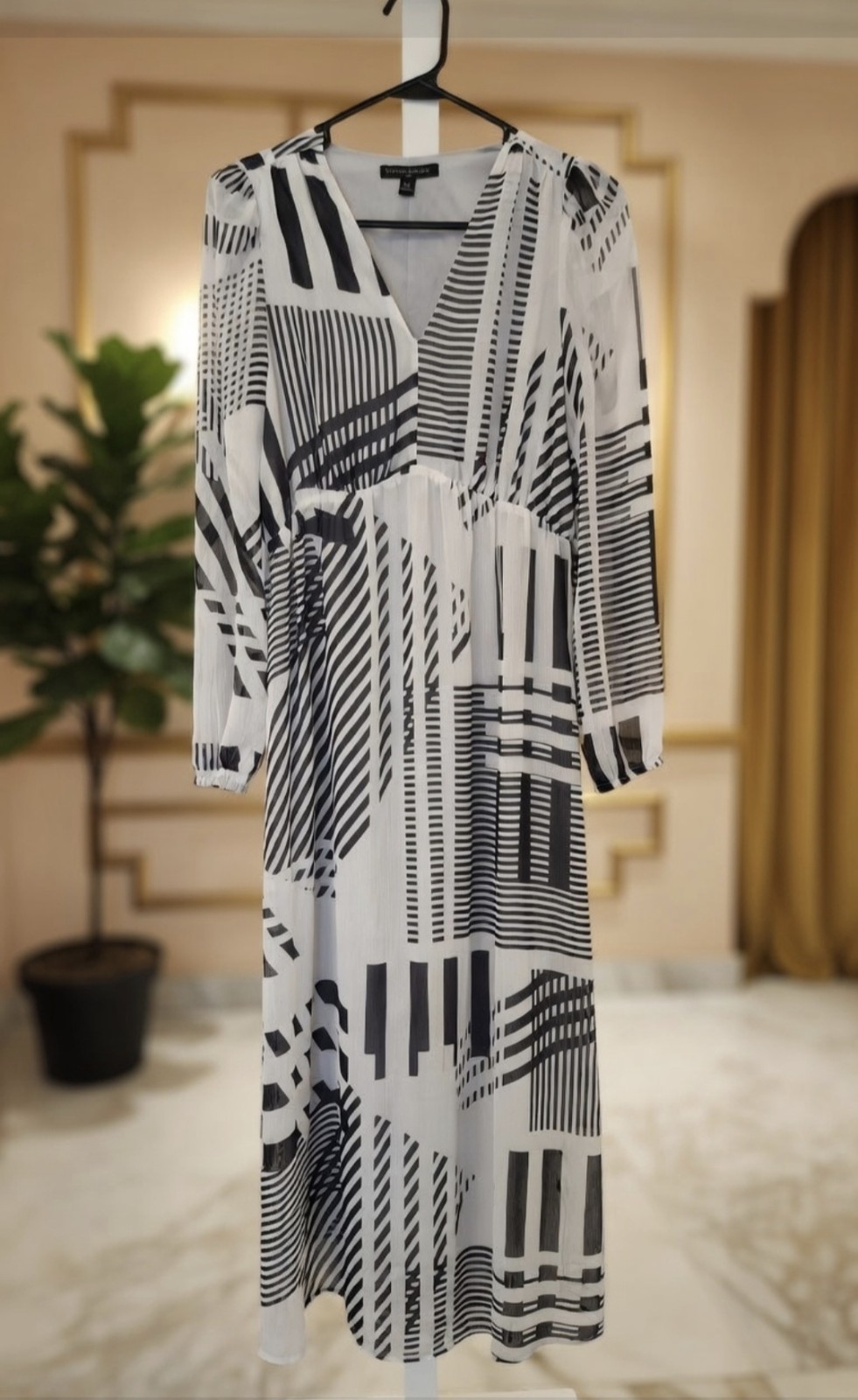 Stradivarius Geometric Black White Midi Dress V-Neck Long Sleeve Chiffon S