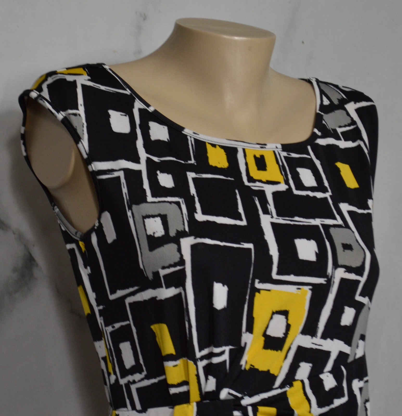 TROVARE Black Gray White Yellow Geometric Pattern Dress Medium Gathered Waist