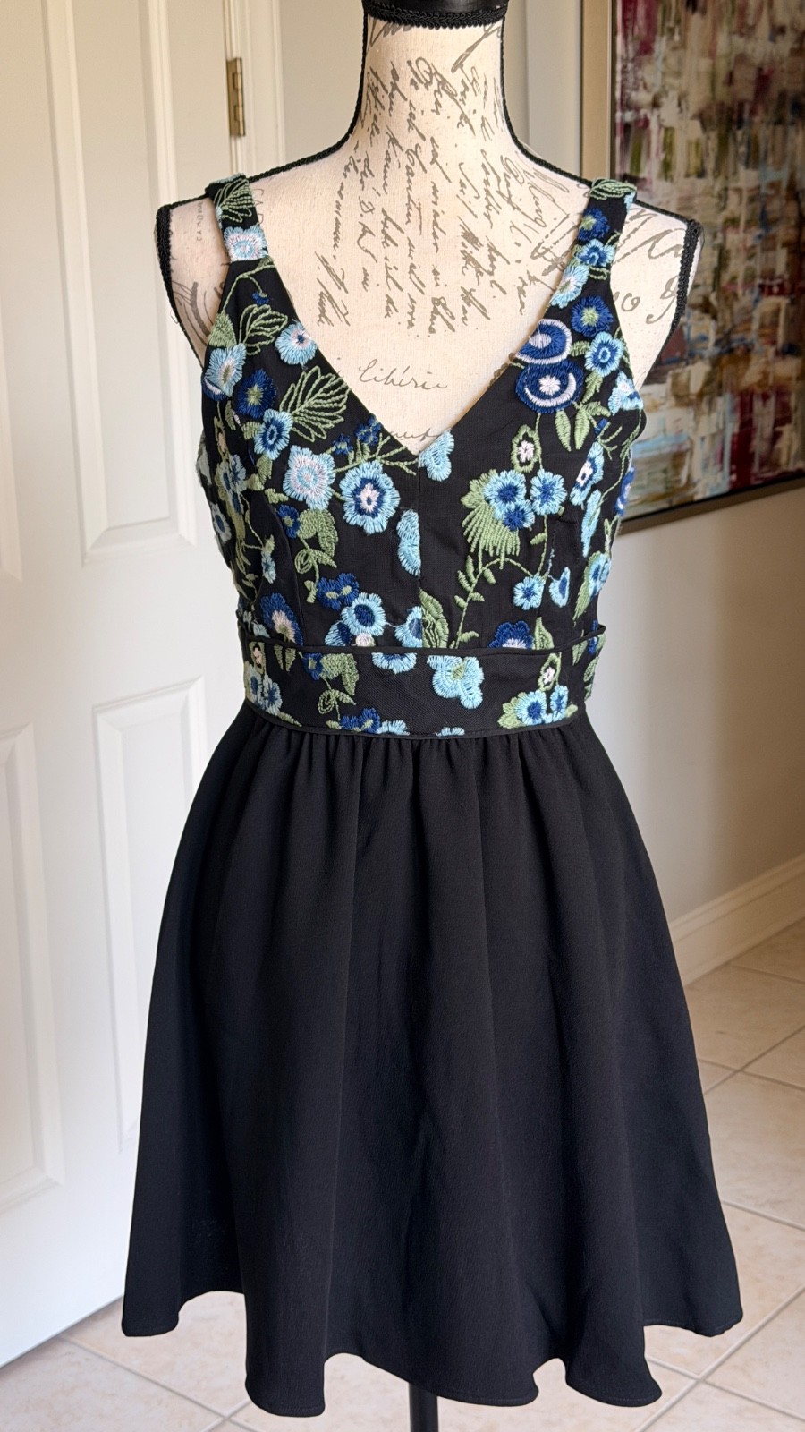 BCBGeneration Black Floral Embroidered Sleeveless Fit & Flare Dress NWT Size 6