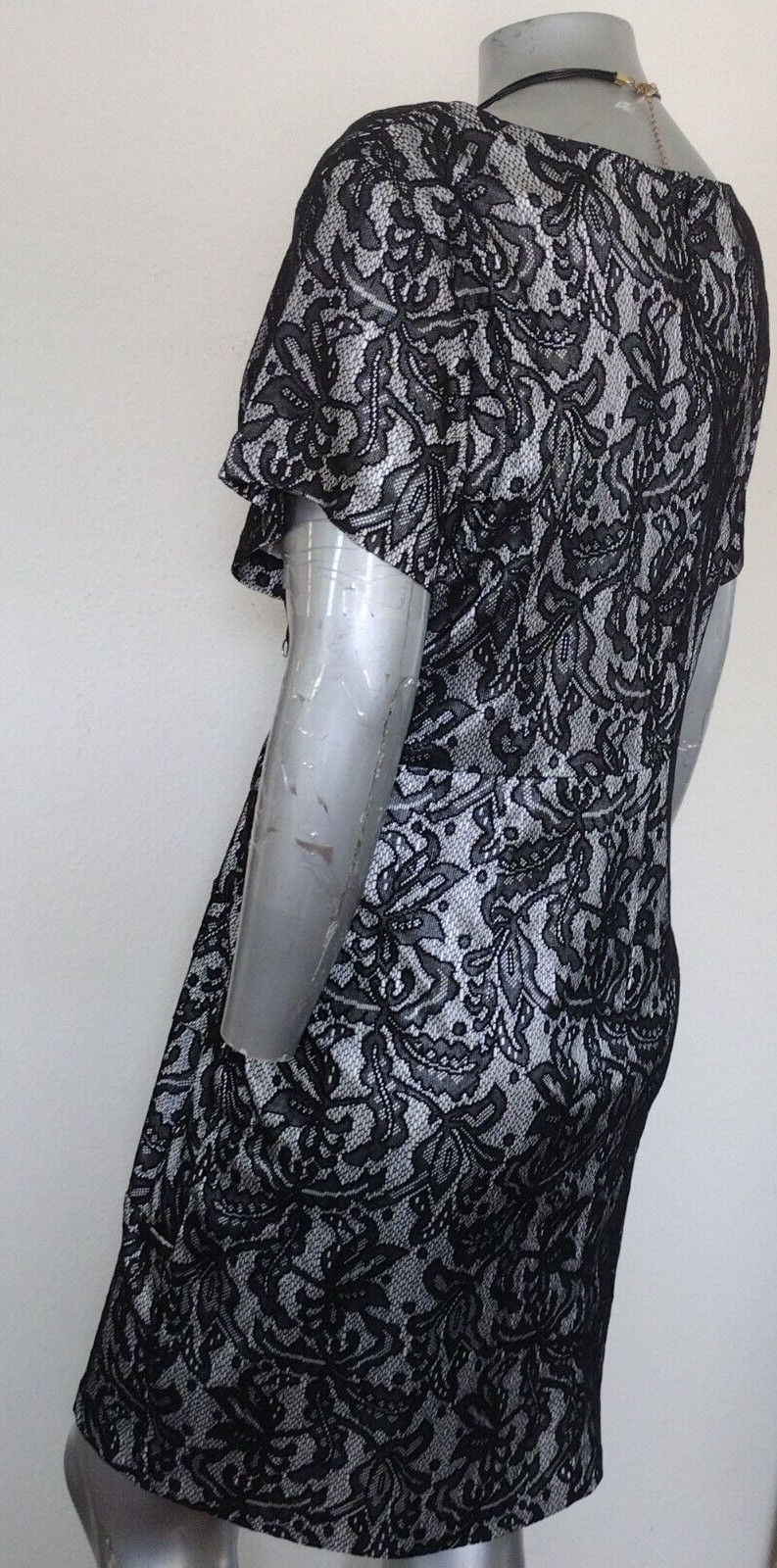 WOMAN ALYX OCCASION LACE KNEE DRESS Size 24W SHORT SLEEVE ZIPPER BLACK/WHITE