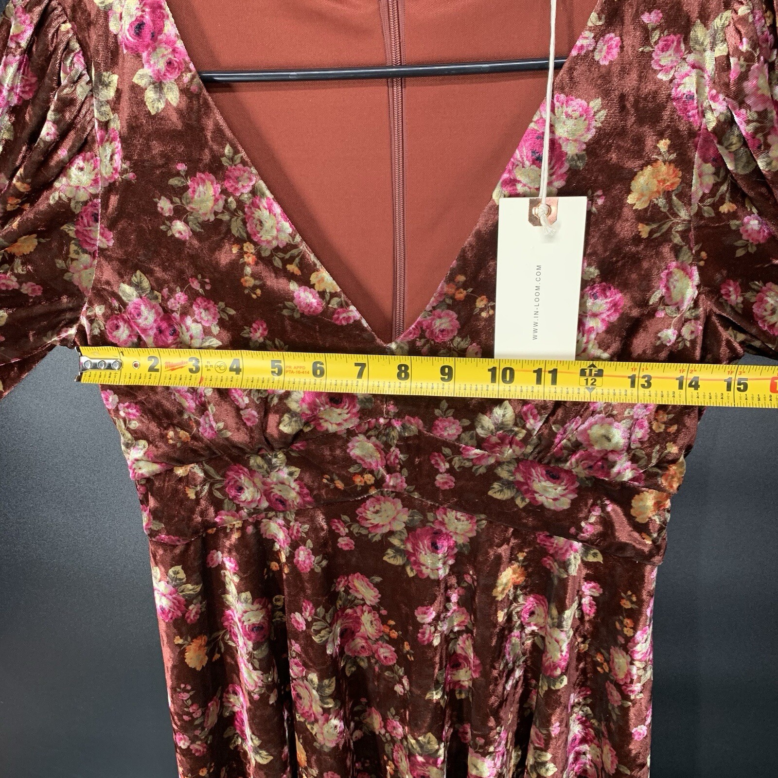 In-Loom Brown Velvet Rose Pattern V-Neck Long Sleeve Dress Women Size Small. E6