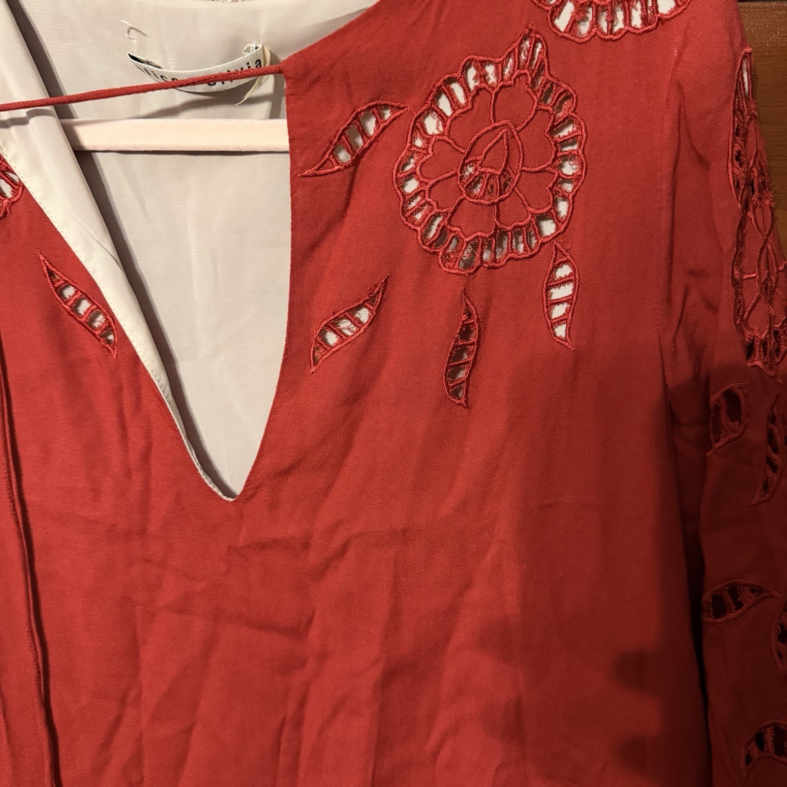 Alice & Olivia Morgana Red Eyelet Shift Shirt Dress Small Viscose