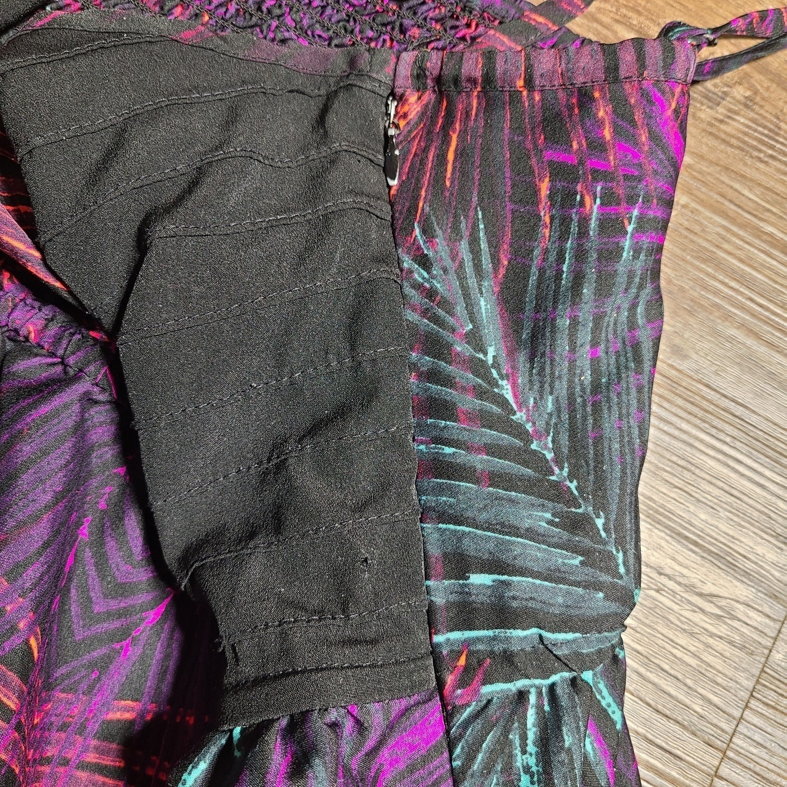 Hurley Colorful Orange Purple Green Leaves On Black Dress Women Size XL Zip Hook