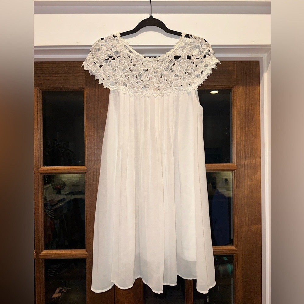EUC Altar’d State Size Medium Elegant White Embroidered Lace Pleated Dress