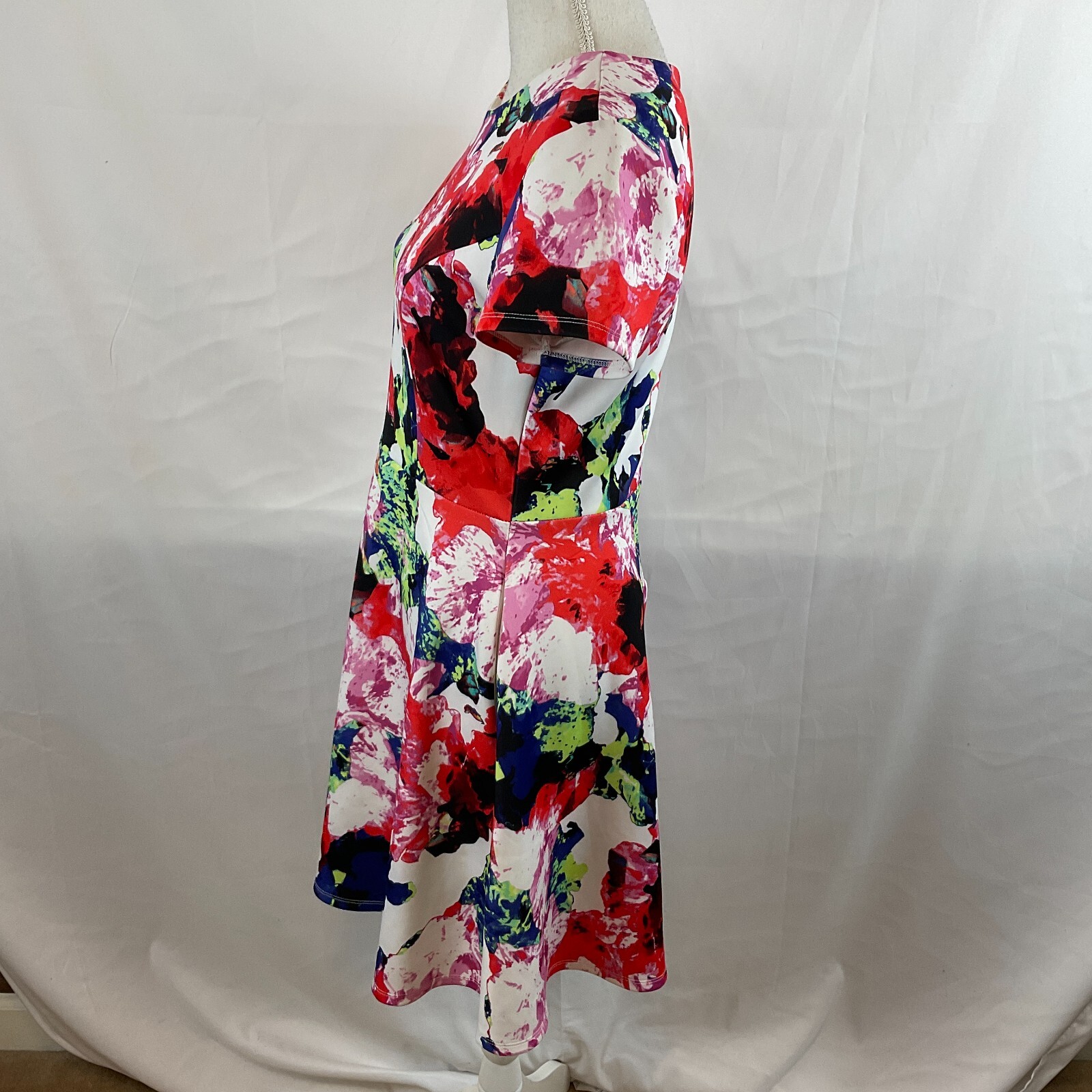 Milly Design Nation Dress A-Line 10 White Red Purple Blue Green Abstract