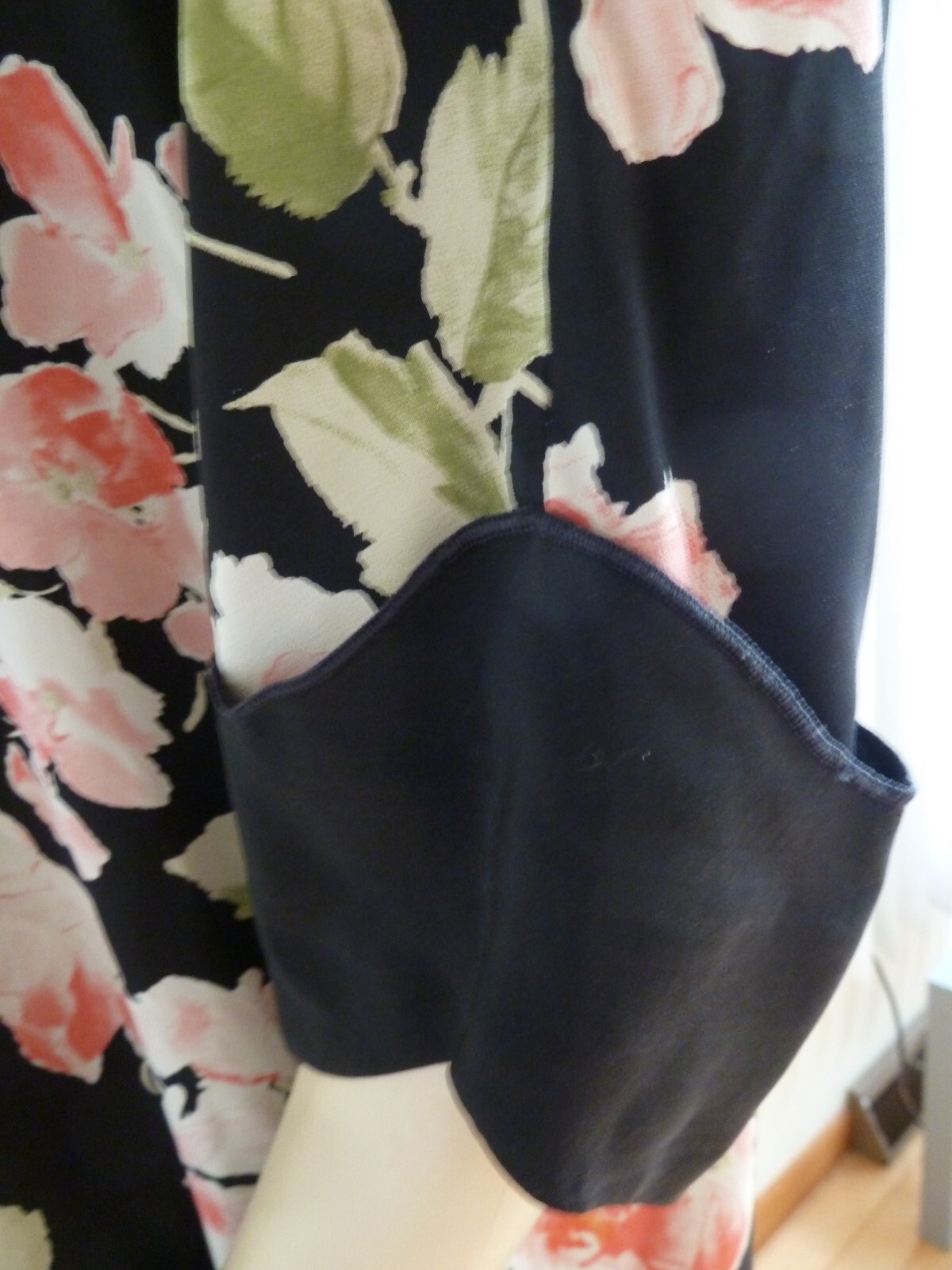 Holly Harp For Bergdorf Goodman Cocktail Dress Small 100% Silk Black Floral VTG