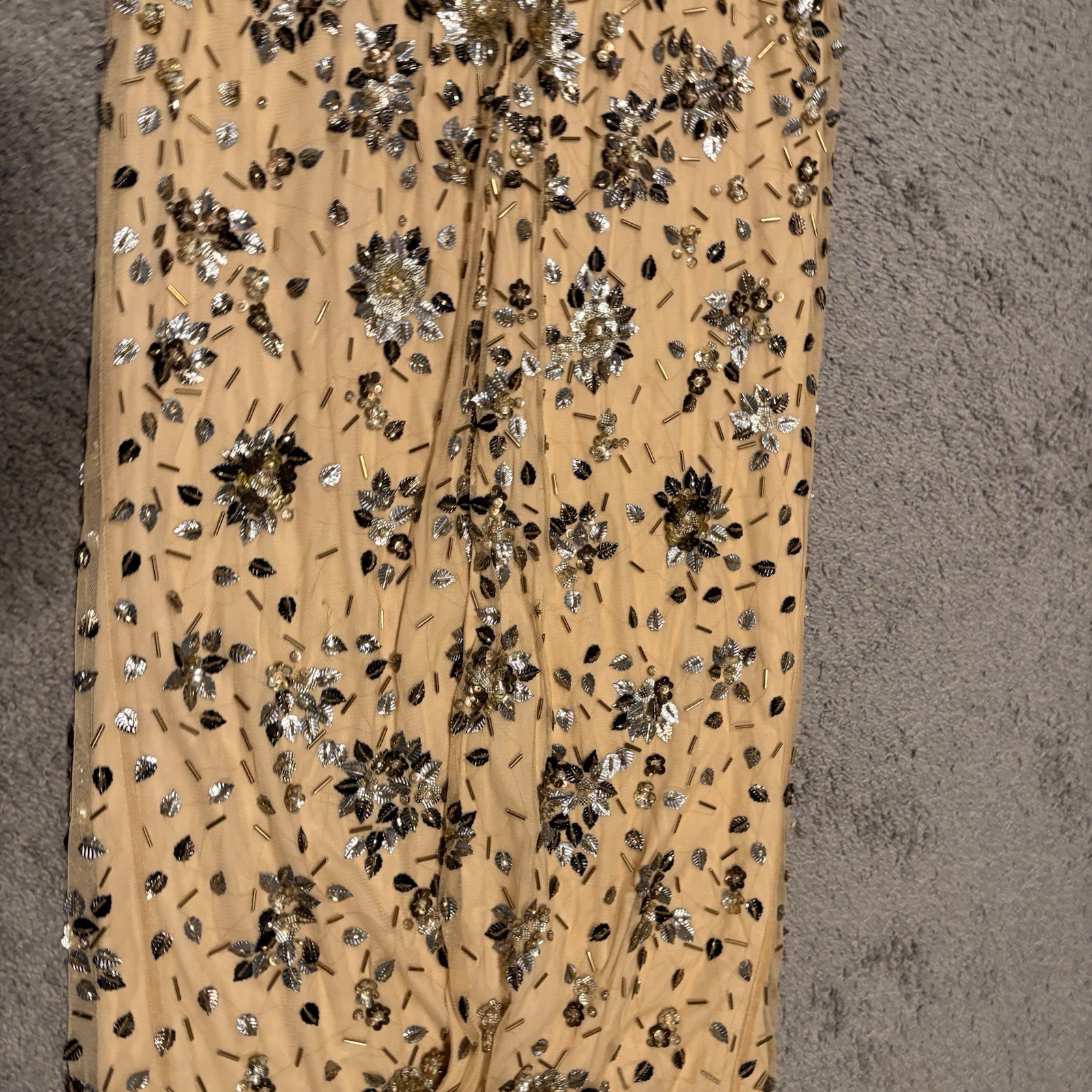 Mac Duggal New Beige Gold Embellished Scoop Neck Evening Gown Size 10 5477