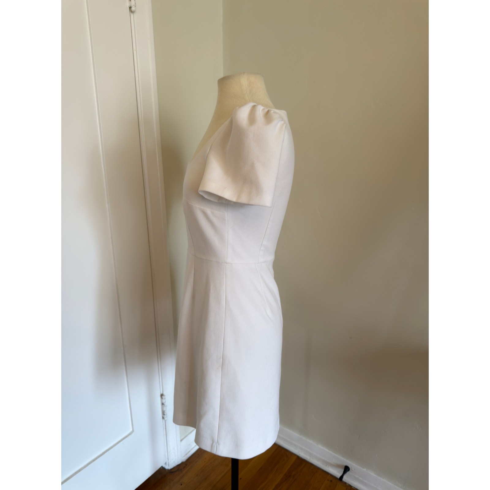 FRENCH CONNECTION WHITE SQUARE NECK PUFF SLEEVE MINI DRESS