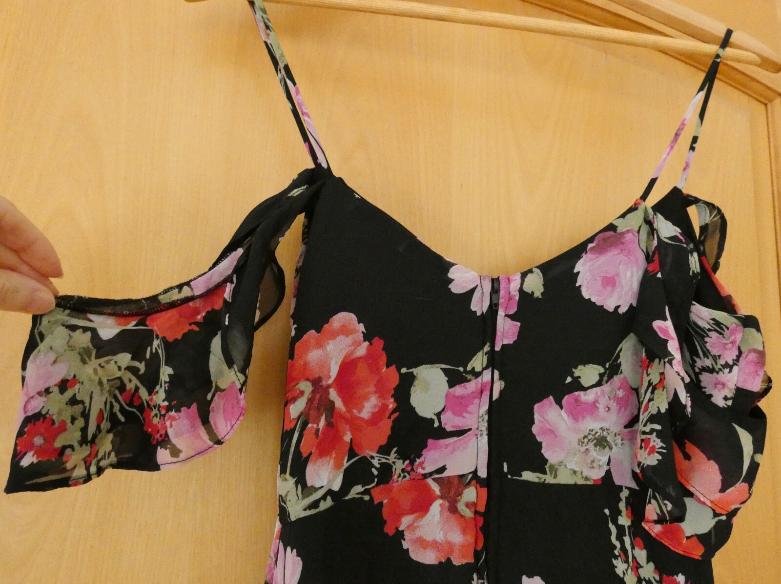 Speechless Ruffled Hem High-Low Maxi Cold Shoulder Dress Black Floral NWT size S