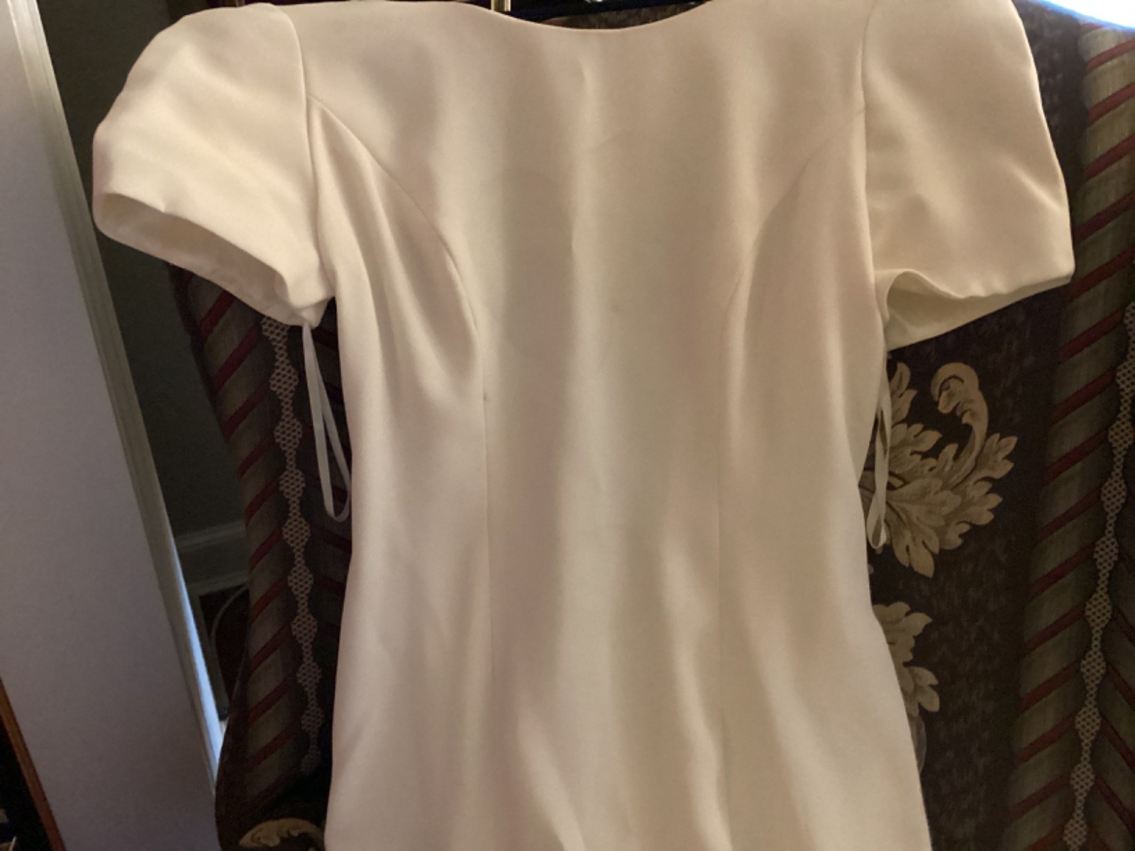 WATTERS AND WATTERS, 10, Soft white, SS, Long, REPURPOSE, STAIN ON FRONT BODICE